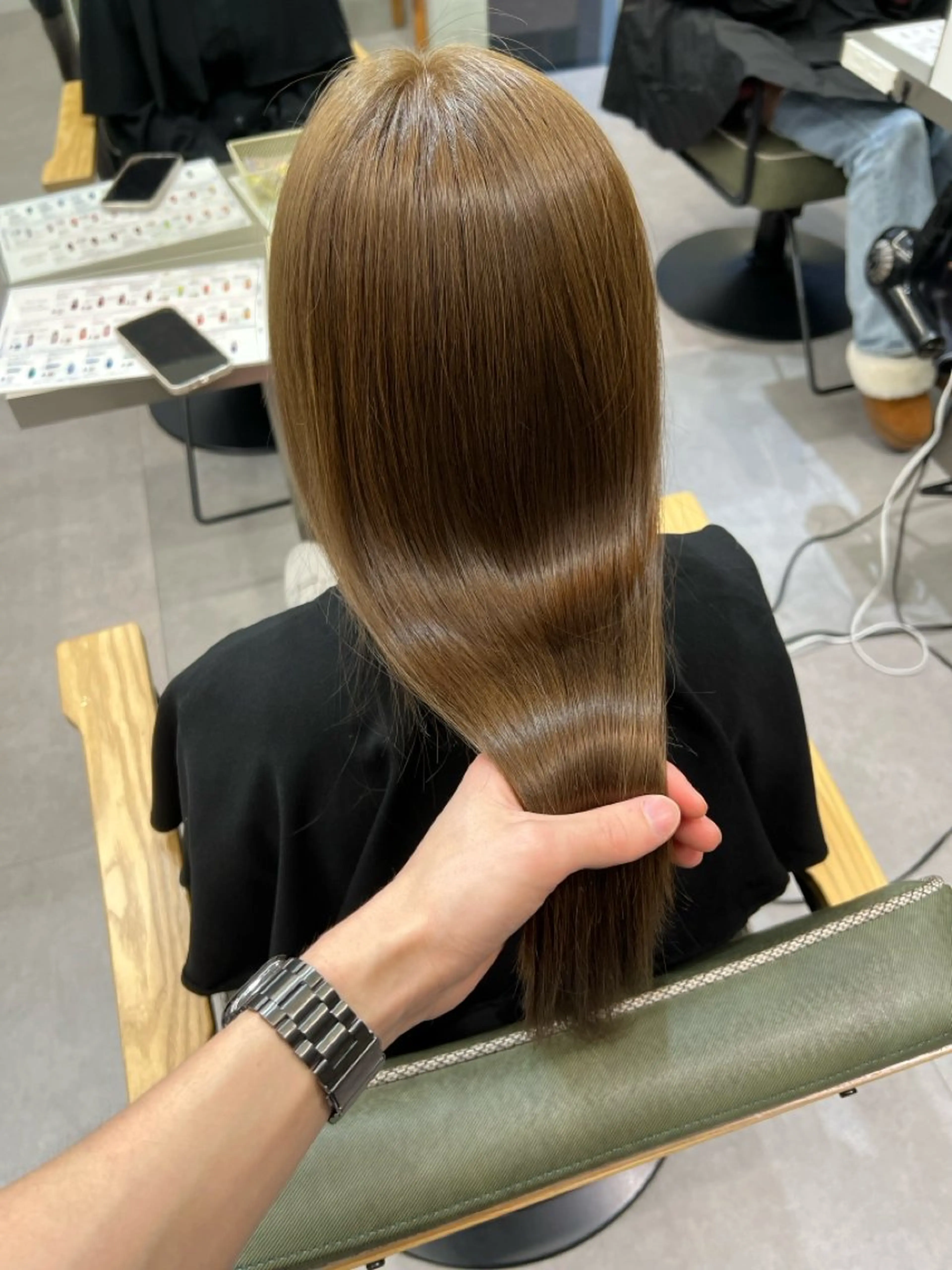 『サブリミック髪質改善トリートメント』髪の毛の内部を修復し、艶やハリ、コシを改善しますの写真