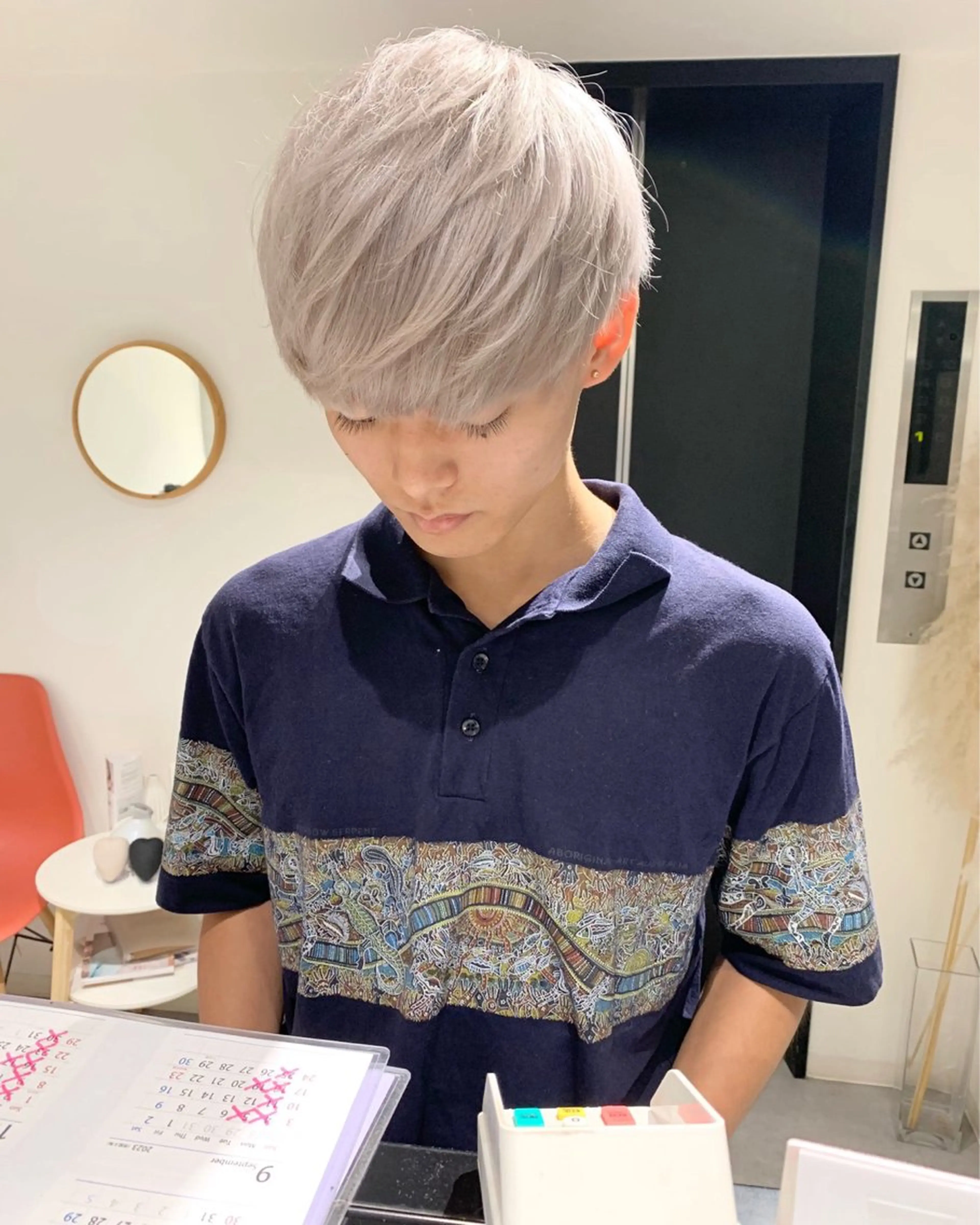 ショート カラー kanta 梅田 韓国ハイトーンのヘアスタイル