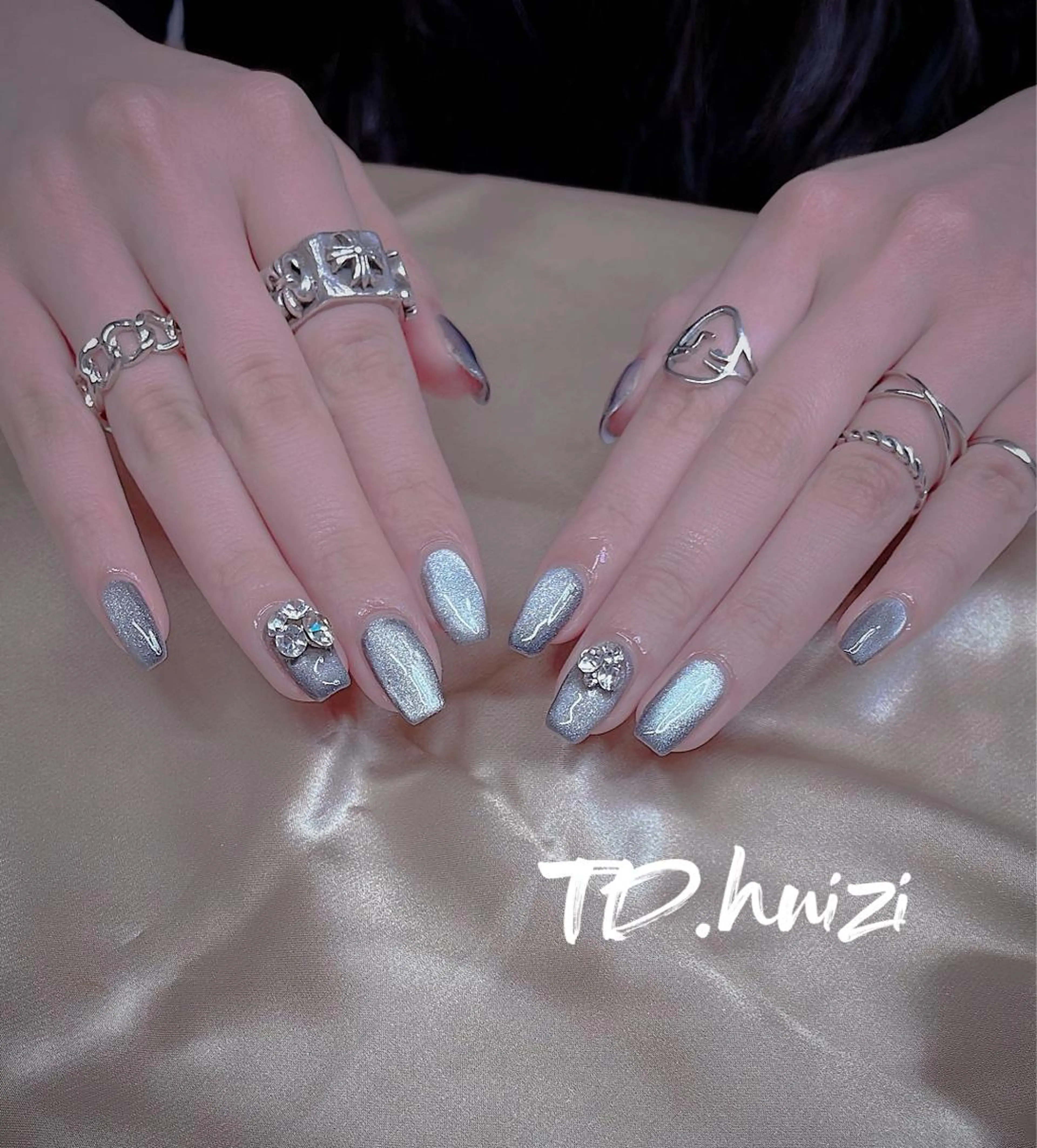 ミディアム めぐみのネイルサロン 惠のネイルデザイン