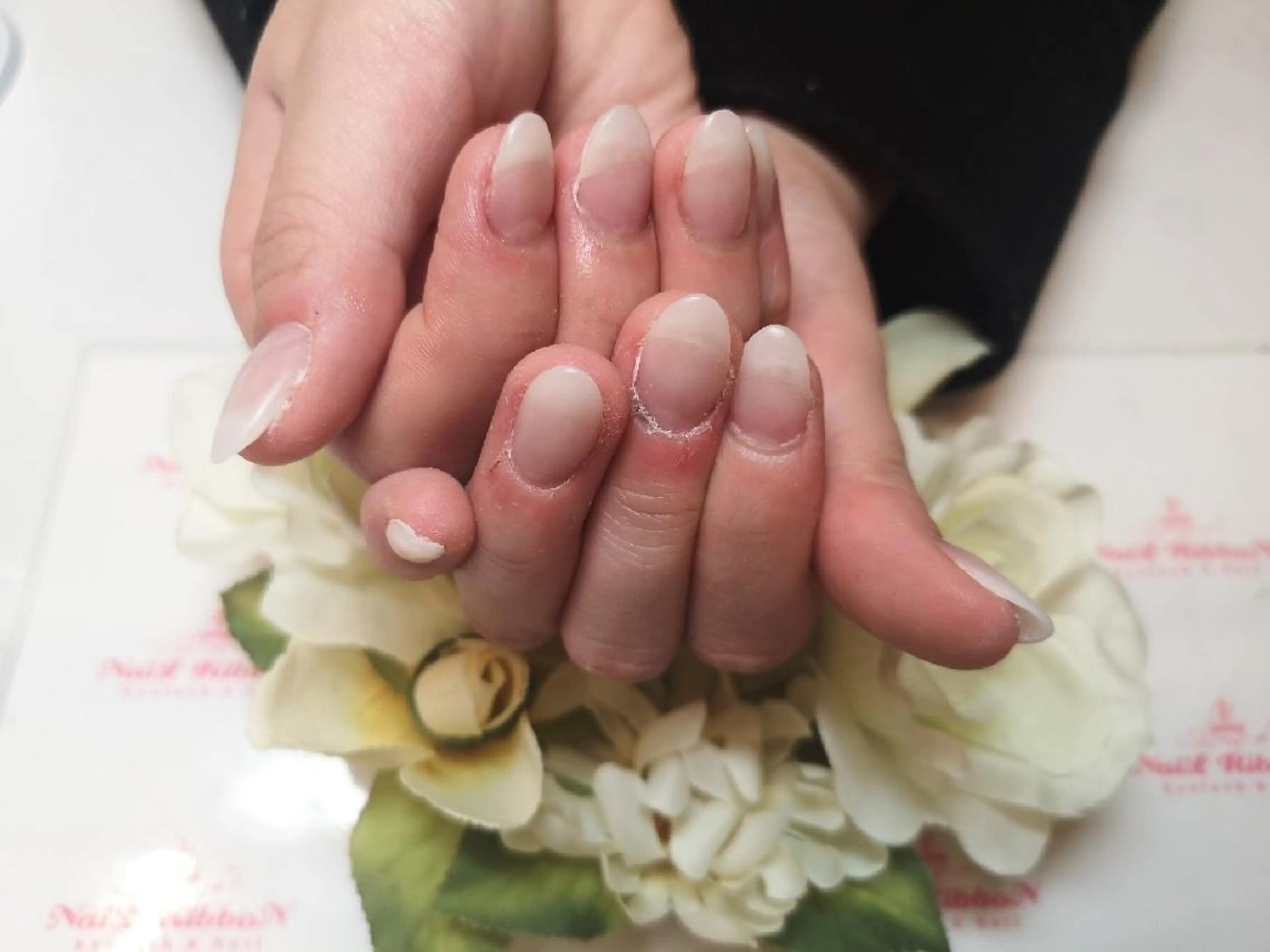 ネイル ハンドネイル ネイルリボン 受付スタッフのネイルデザイン