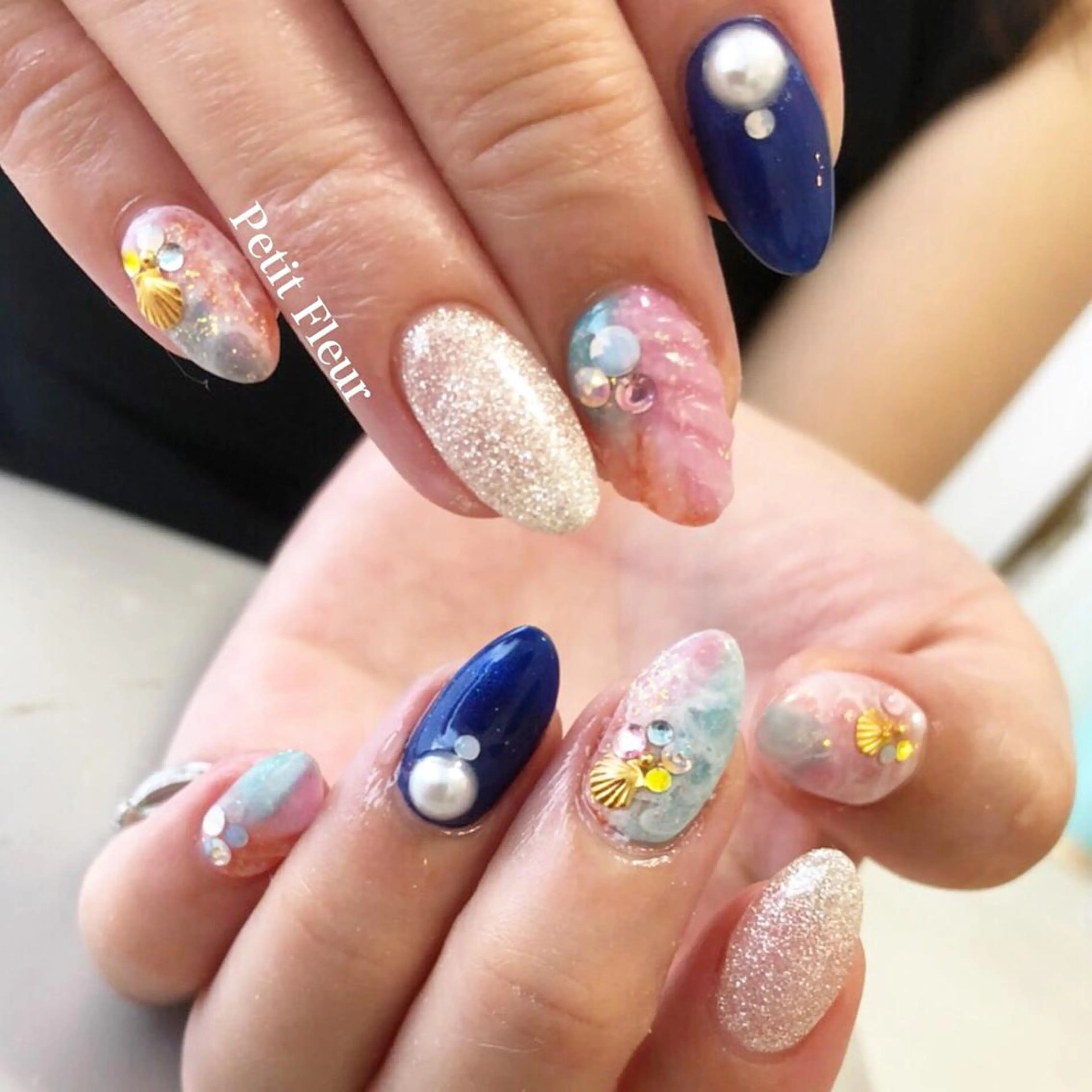 ネイル 夏ネイル Petit Fleur所属・青柳 亜梨奈のマツエク・マツパデザイン