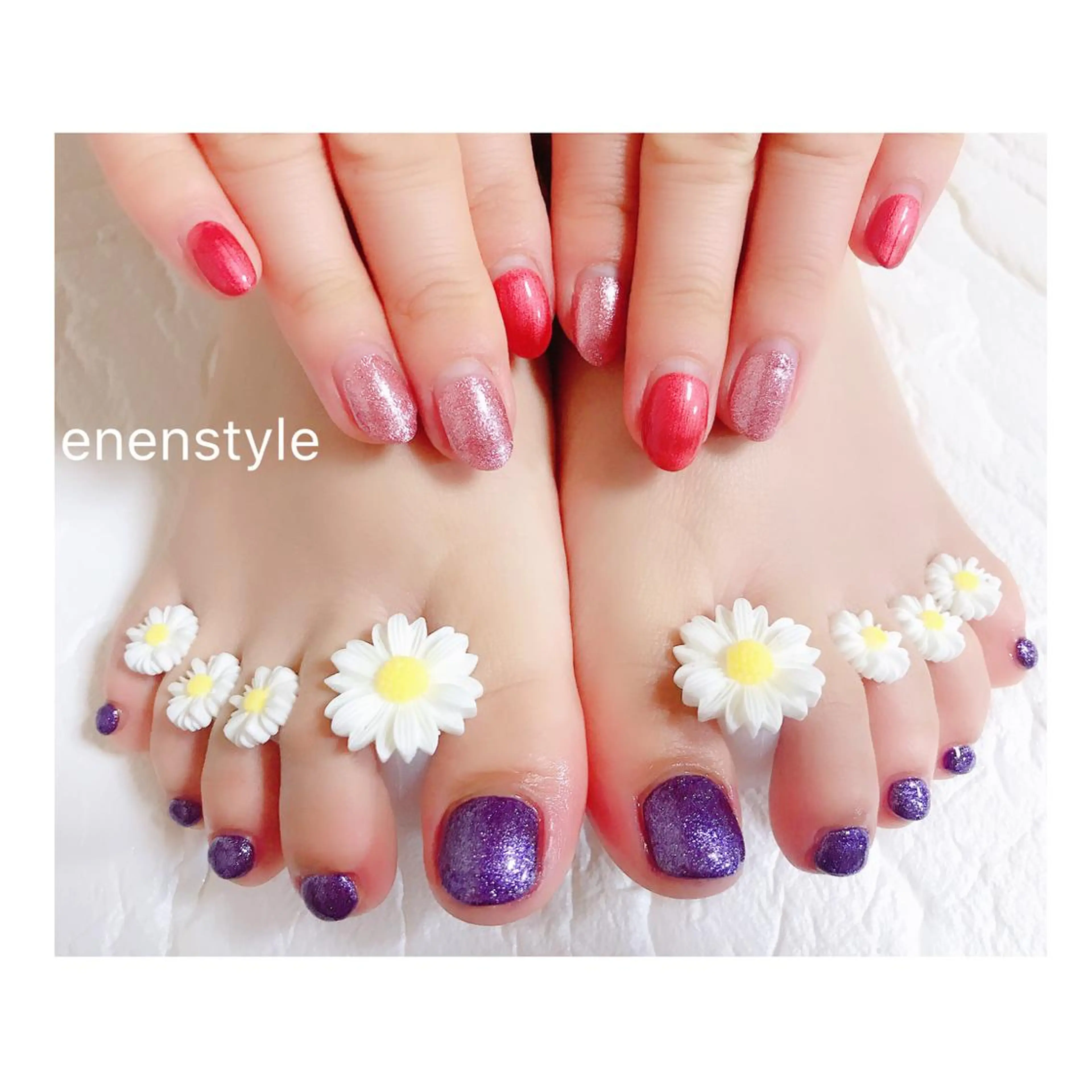 ショート ネイル フットネイル ジェルネイル ラメ(グリッター) ニュアンスネイル オフィスネイル 👑enen style👑のネイルデザイン