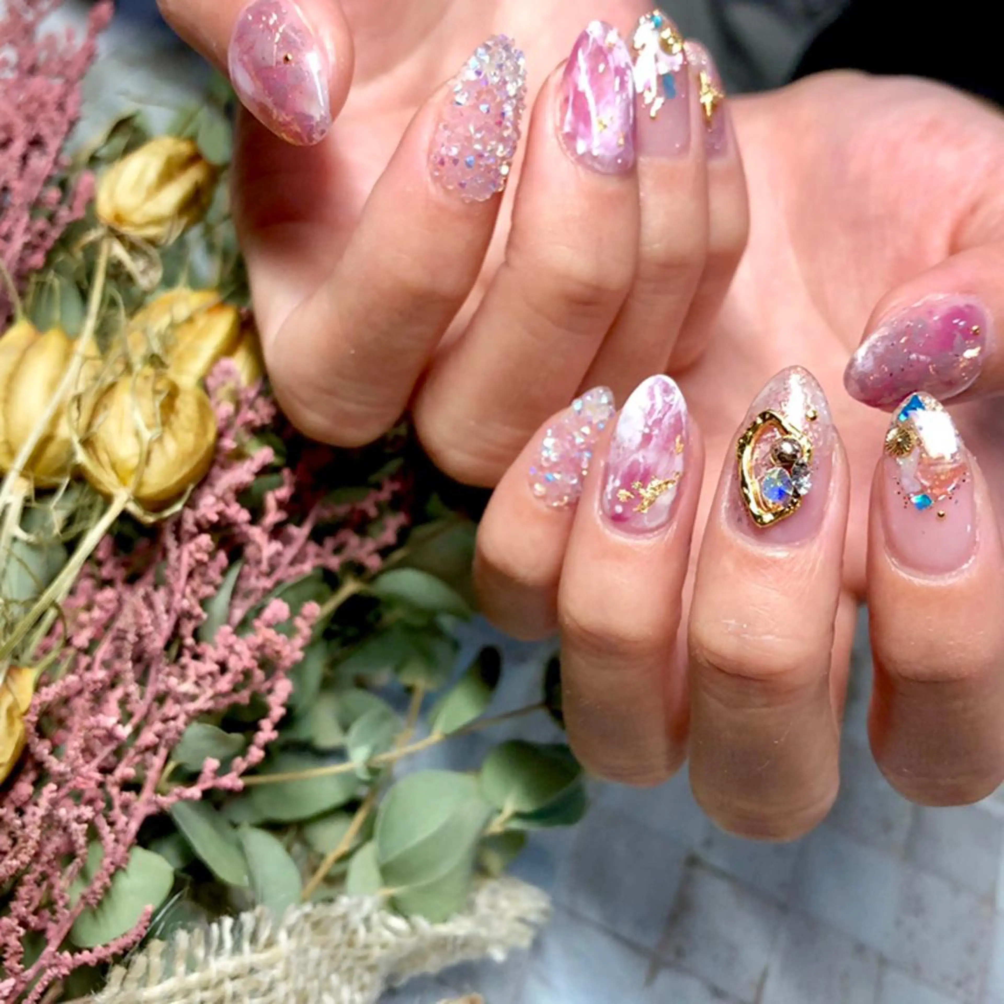 ネイル Gemini. 【ジェミニ】のネイルデザイン