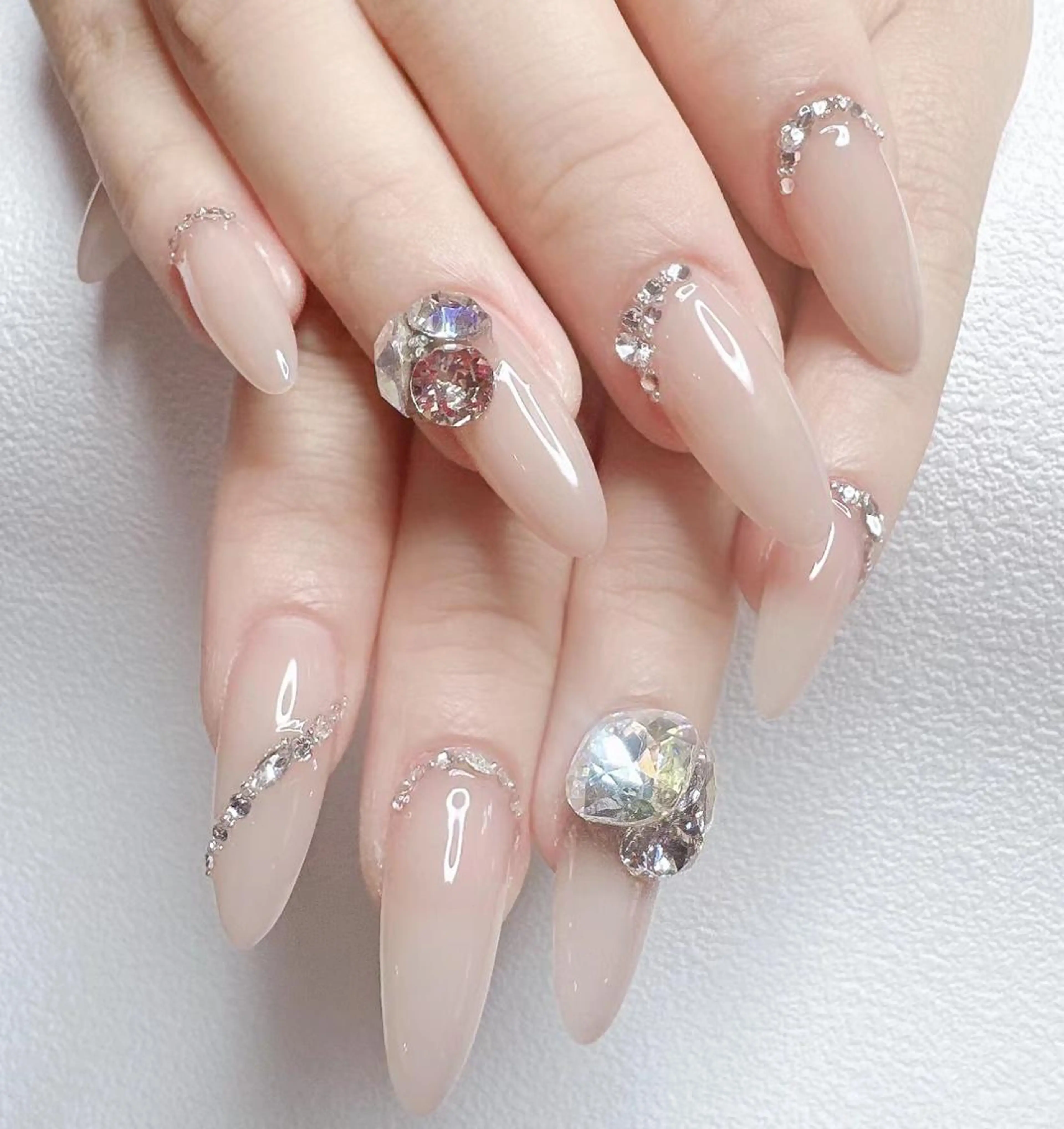 ネイル アートネイル 長さ出し ネイルチップ Queens PUPUのネイルデザイン