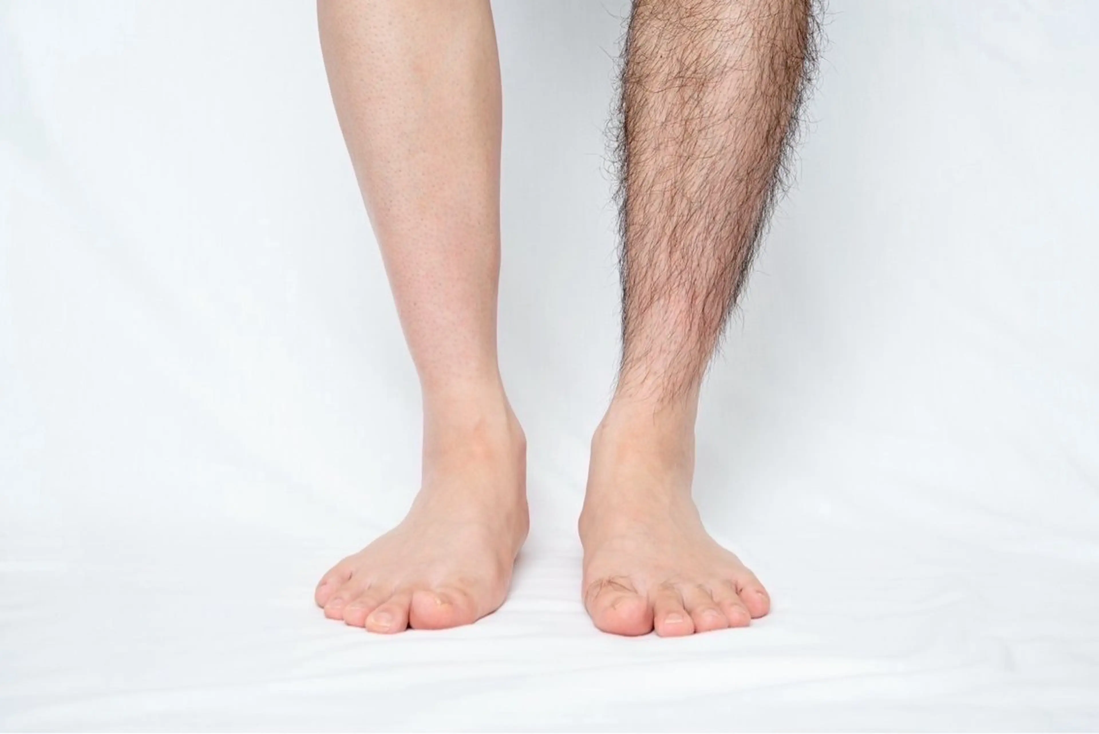 【メンズ】脚　ブラジリアンワックス　(上下)の写真