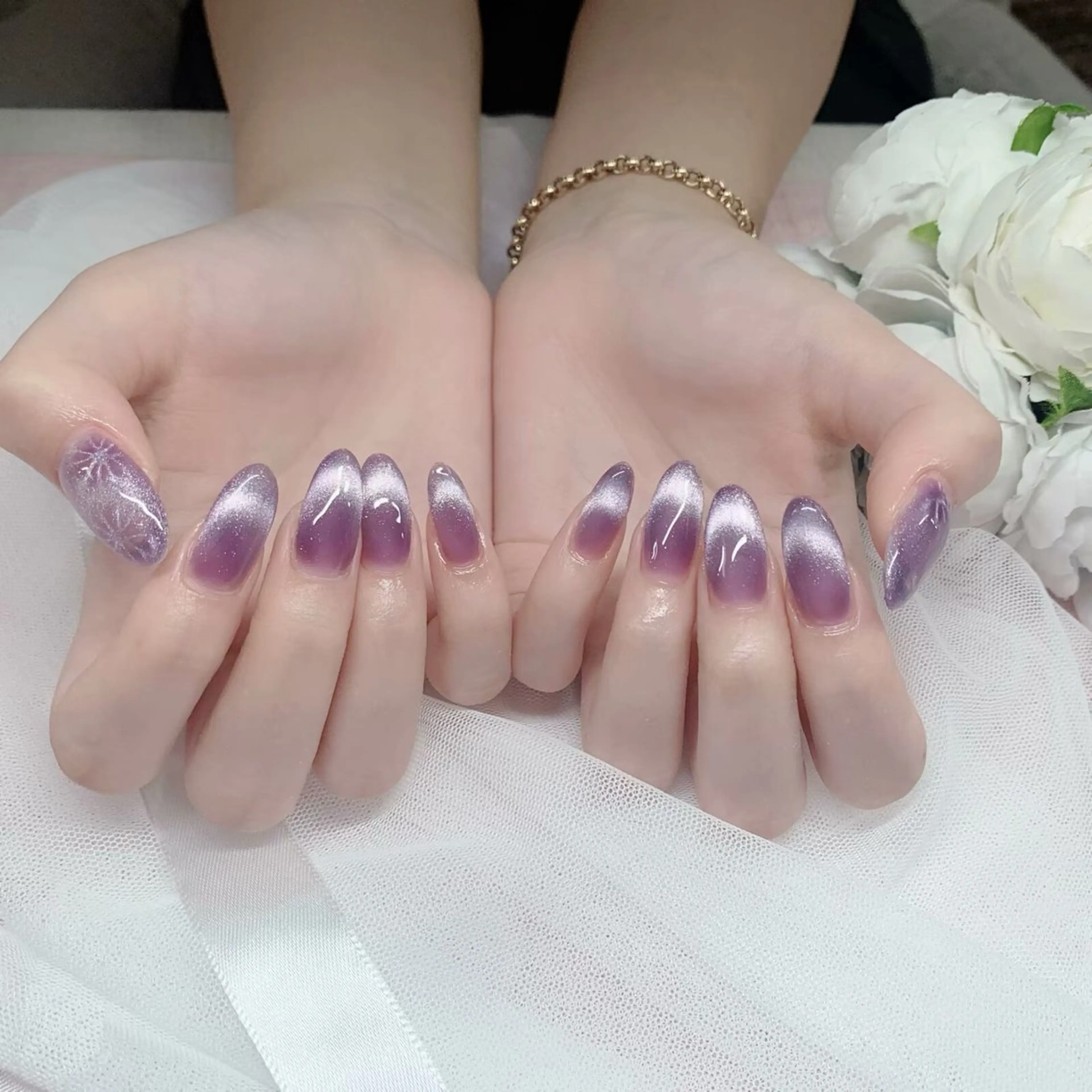 【Hand】 マグネット最大2色までお選び可能です♪マグネットの色が豊富であり、贅沢な色ご用意、是非お試しください♪の写真