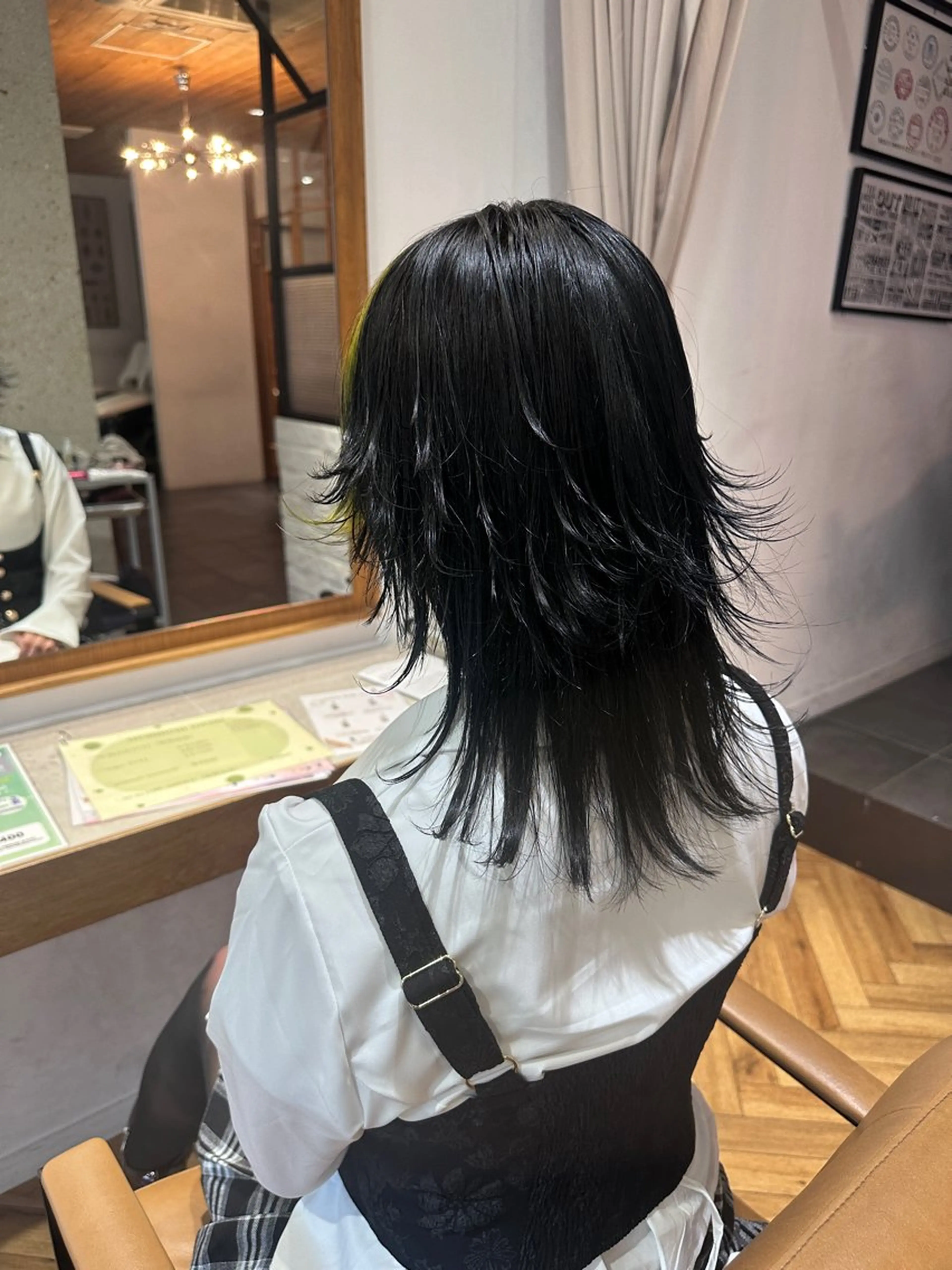 セミロング 外ハネヘア ウルフカット カット YUI/レイヤー/ ハッシュカットのヘアスタイル