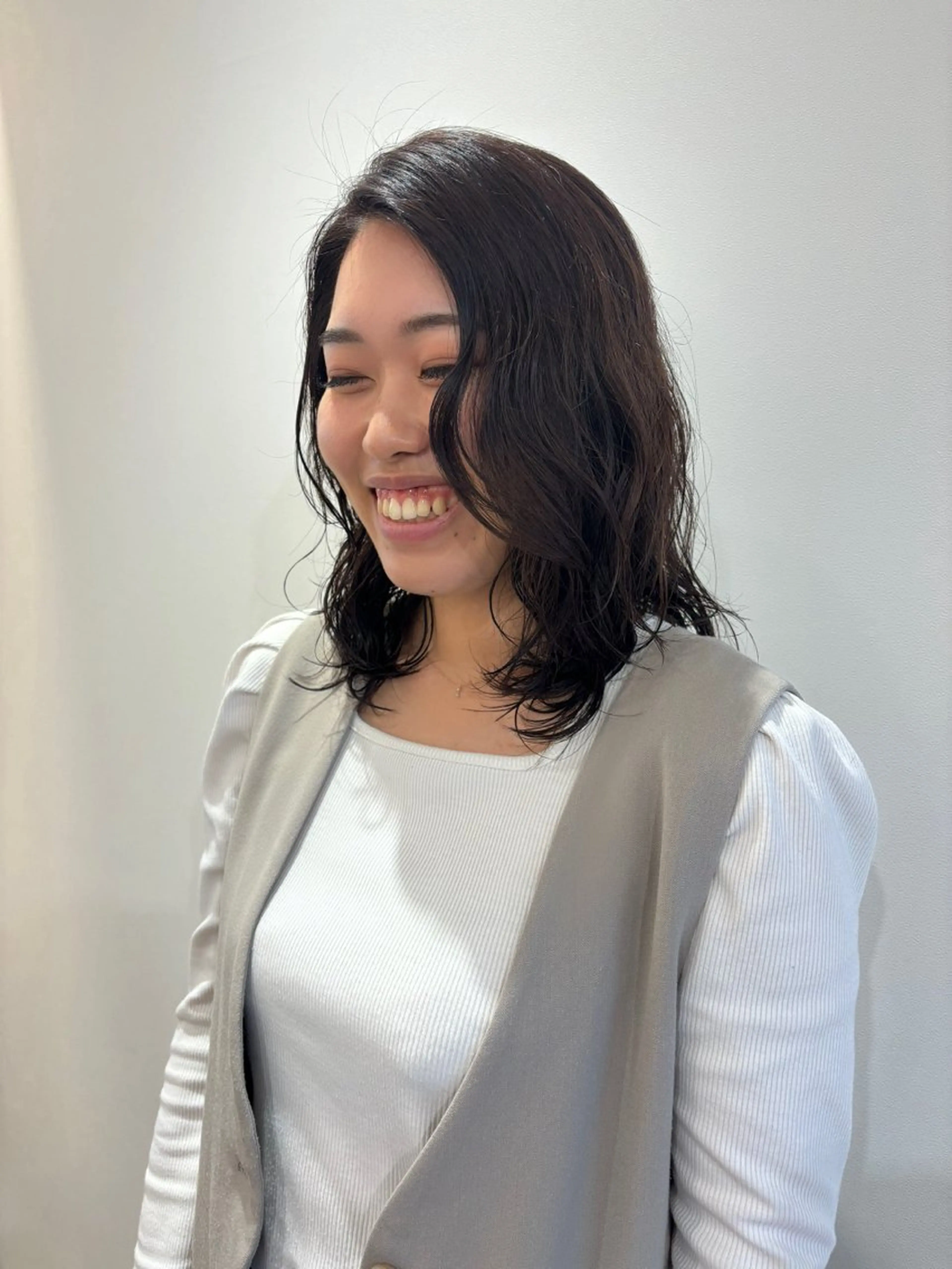 ミディアム ミディアムパーマ モエカ -YUCCA-のヘアスタイル