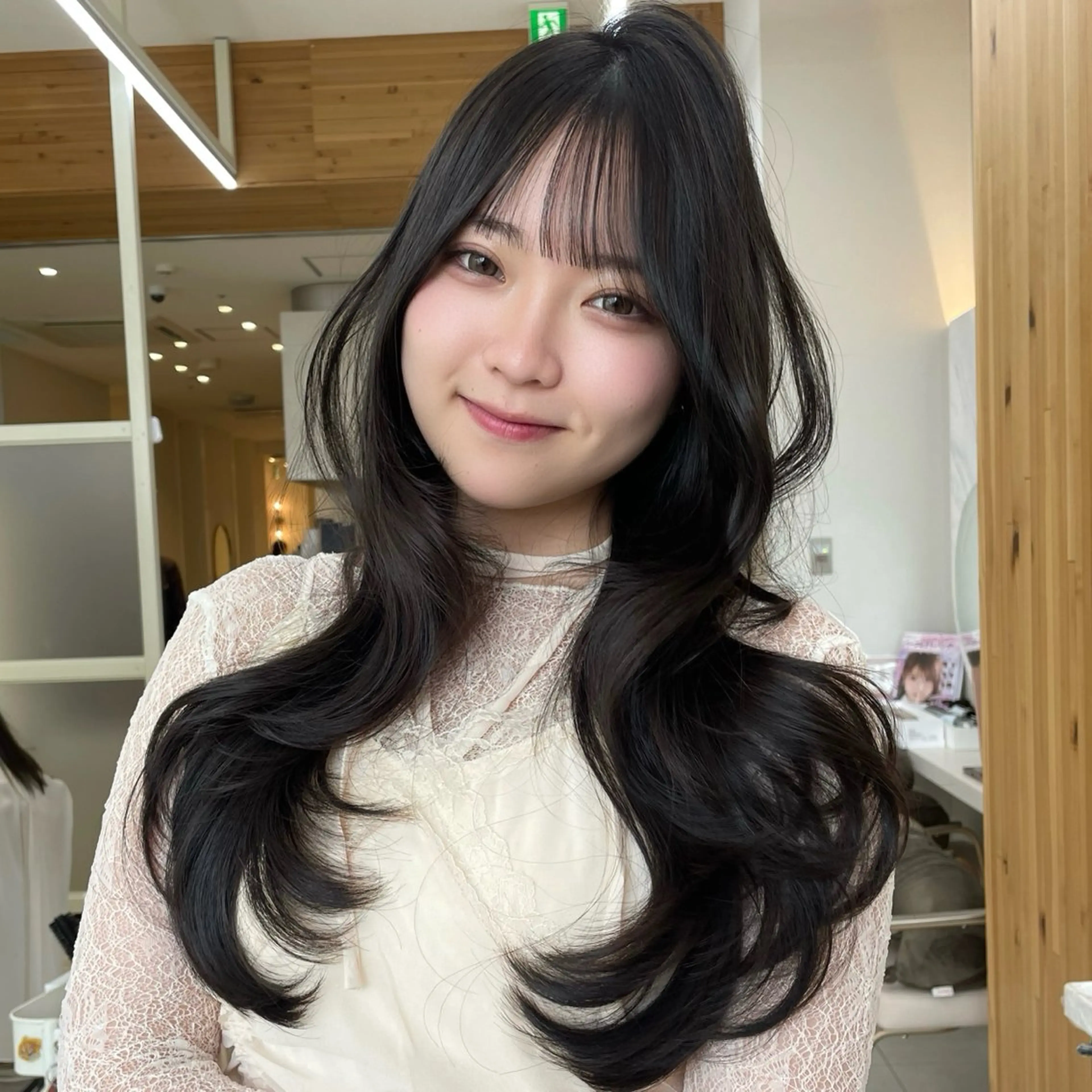 セミロング カラー 黒髪 透明感カラー 顔周りカット ハッシュカット 韓国風ヘア カット トリートメント momo もものヘアスタイル