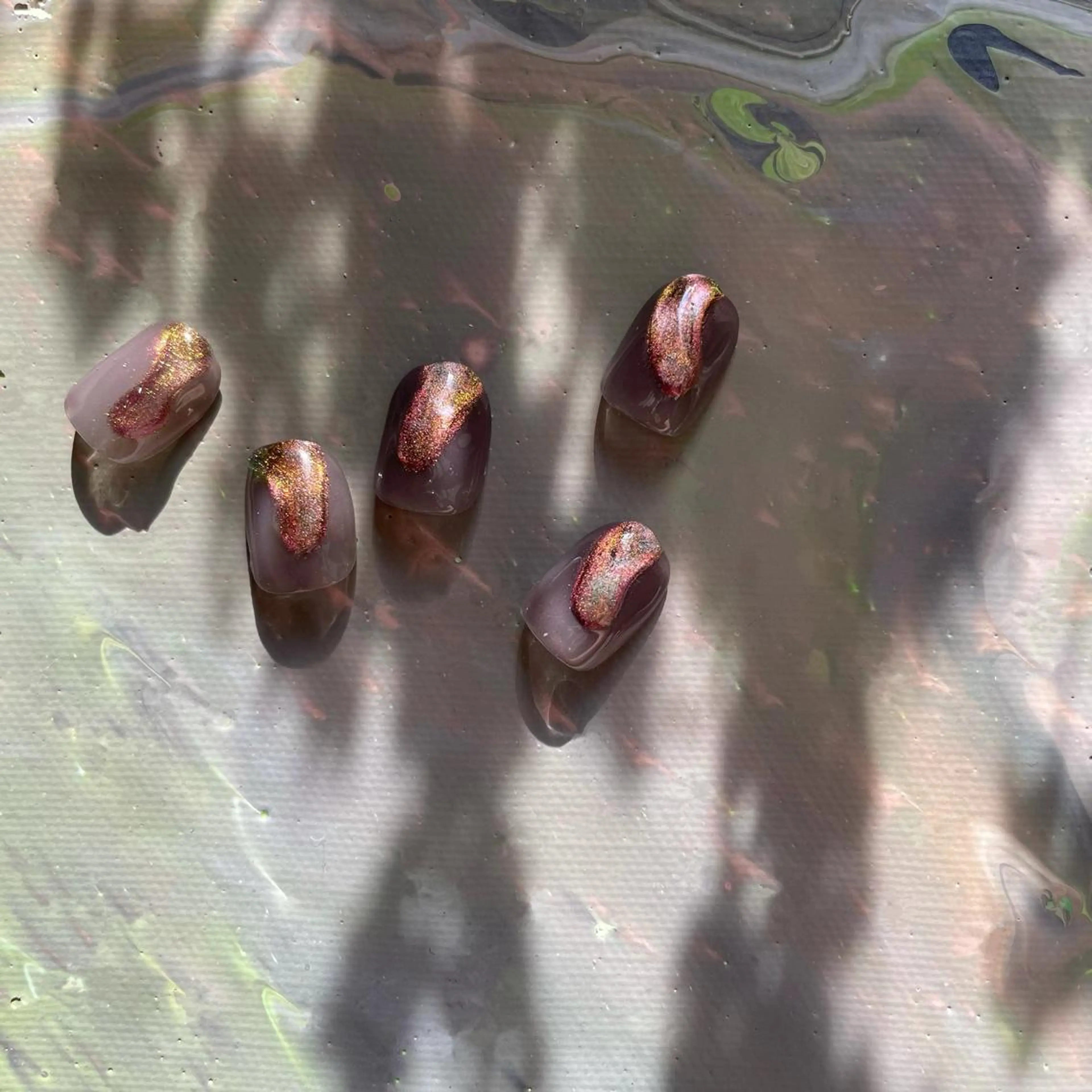 ネイル オーロラネイル 氷ネイル・うるうるネイル 韓国ネイル ミラーネイル ニュアンスネイル ハンドネイル VOLLMOND nailのネイルデザイン