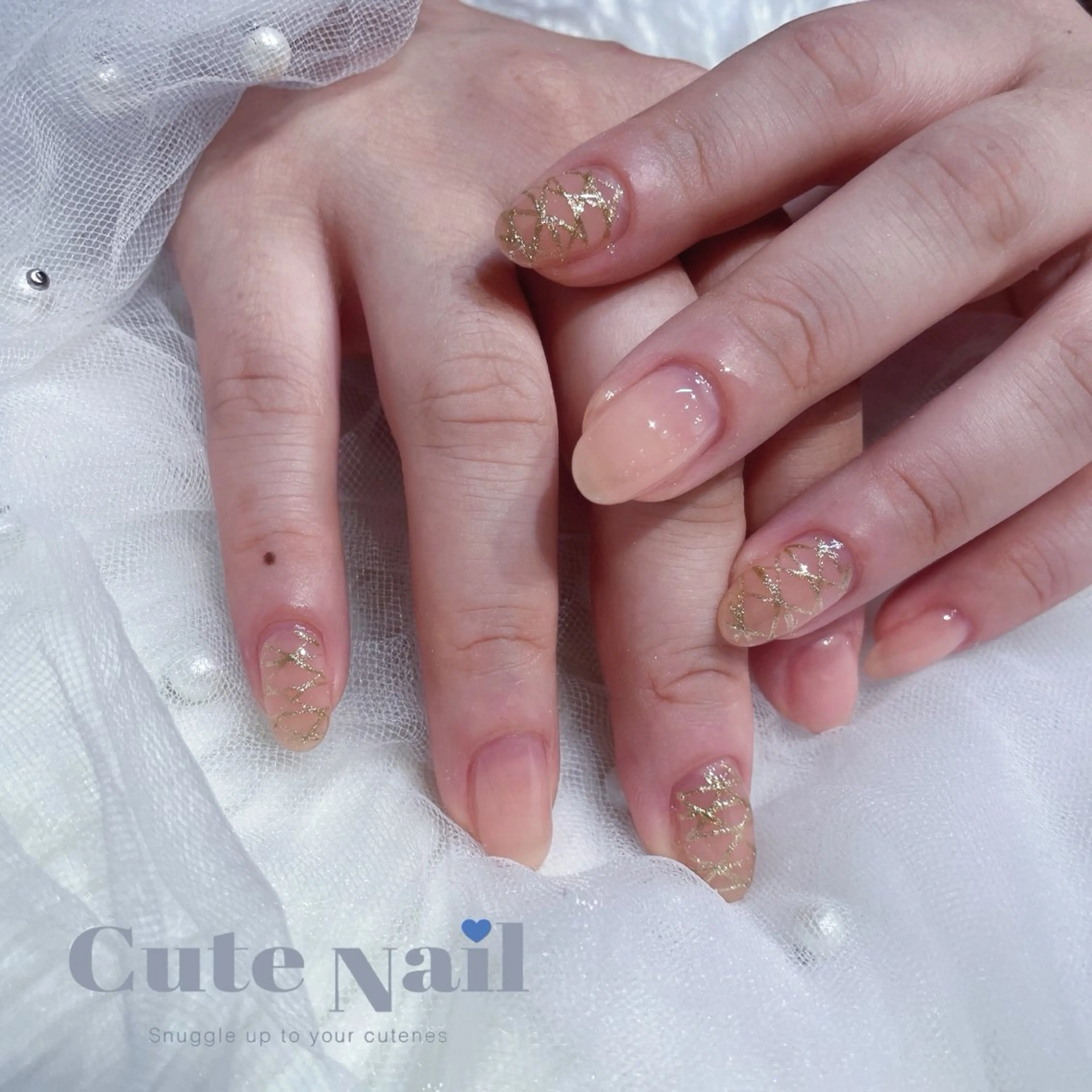 ネイル GO TODAY SHAiRE SALON原宿 Liber所属・️🫧もこ 艶感ネイル🫧のネイルデザイン