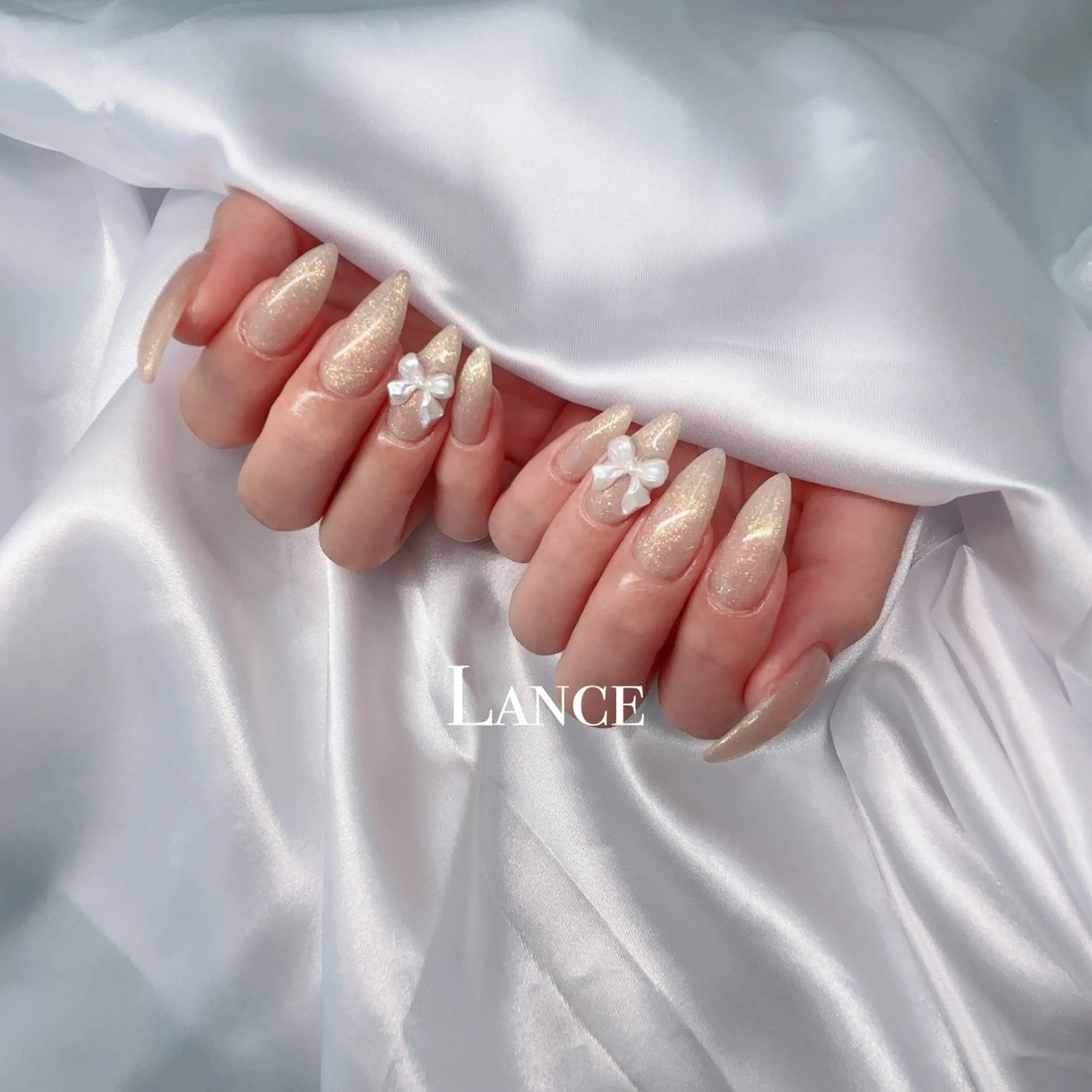 ネイル オーロラネイル フットネイル 氷ネイル・うるうるネイル キラキラネイル 韓国ネイル ハンドネイル Lance nailのネイルデザイン