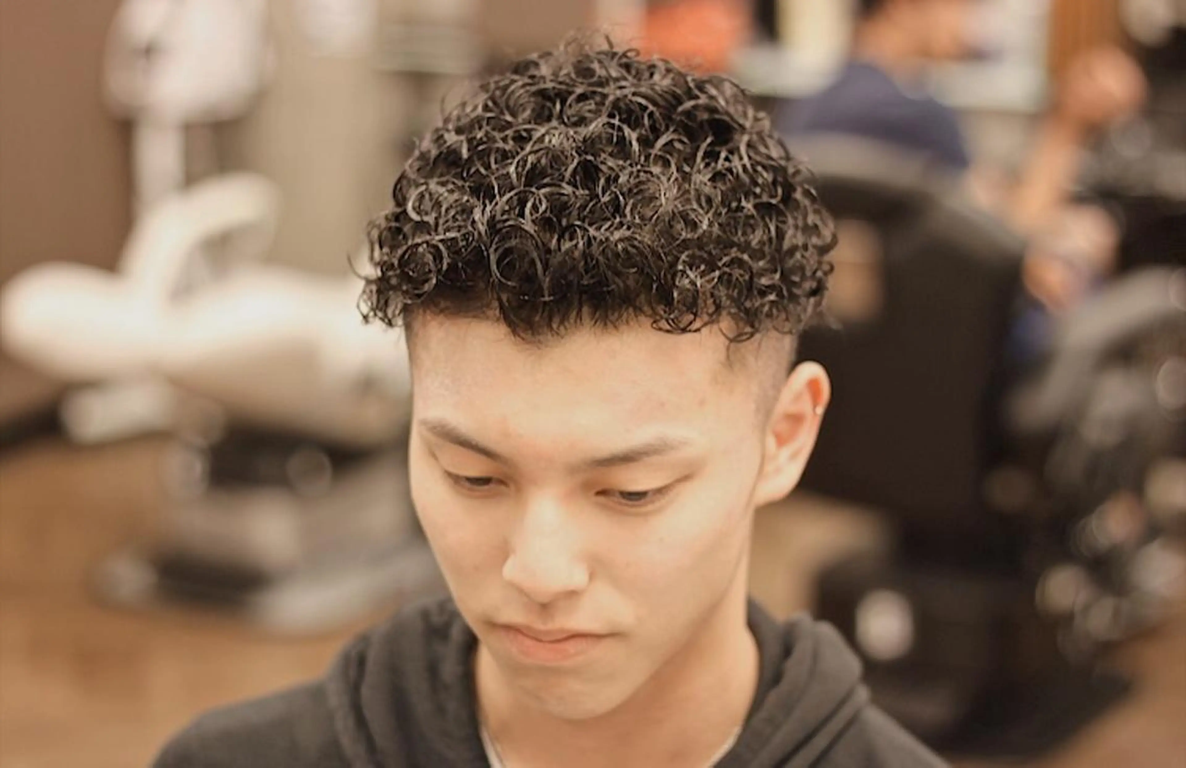 ショート パーマ メンズ フェードカット メンズパーマ パーマ 前田賢生 ご新規様はNGのヘアスタイル