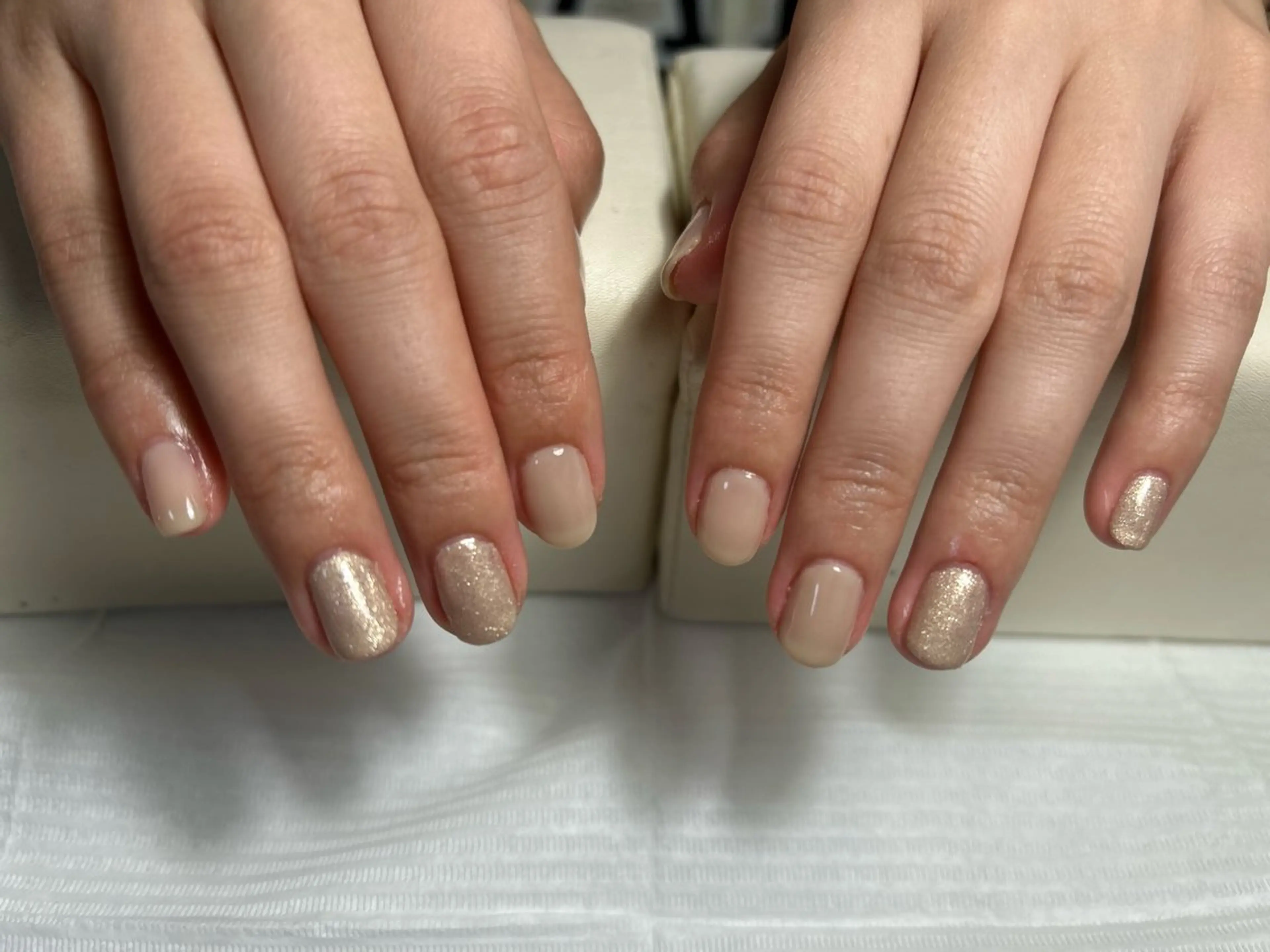 ネイル ゴールド グラデーション ラメ(グリッター) ラメグラデーション オフィスネイル nail mor-ネイルモア-藤が丘店所属・nail mor. 藤が丘店　ふかだのネイルデザイン