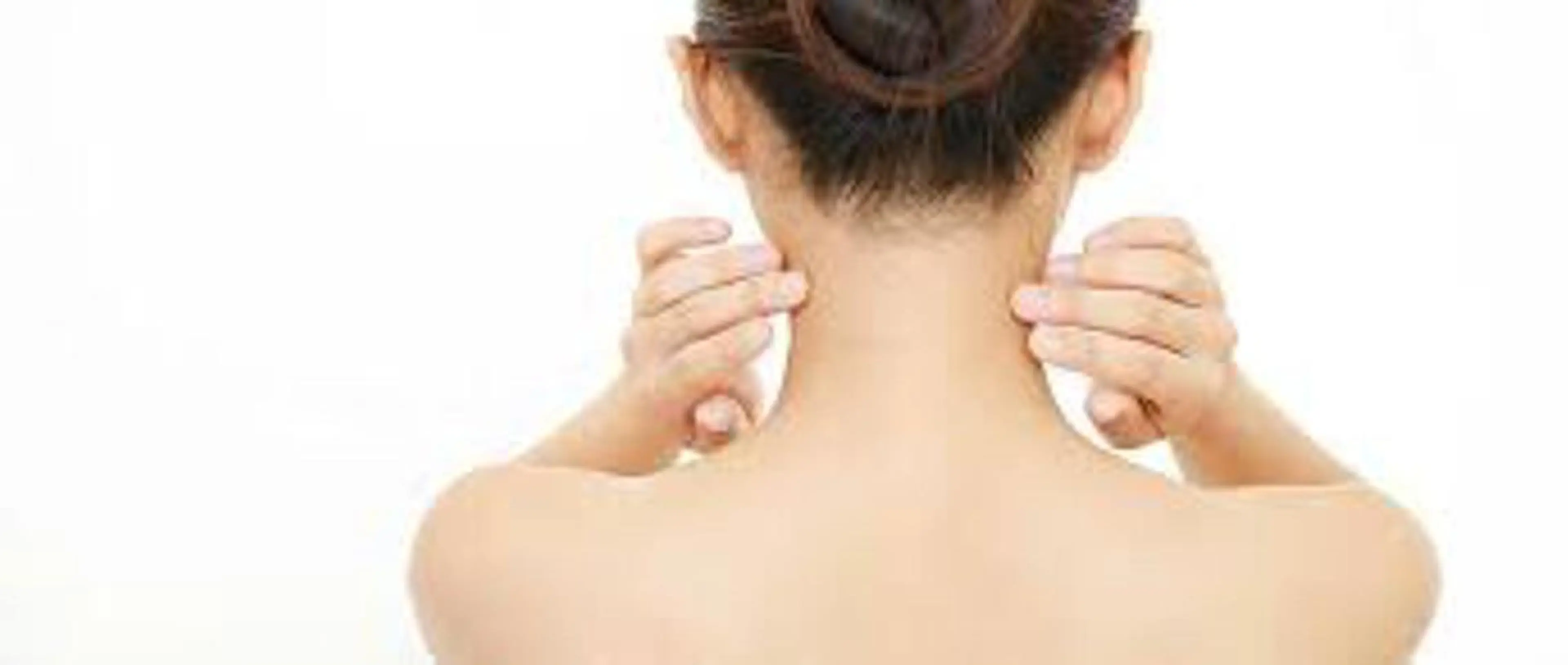 【うなじ脱毛】自分では見えないし剃れない放置箇所No.1案外、見られているうなじ！　丁寧にデザインして施術致します😊の写真