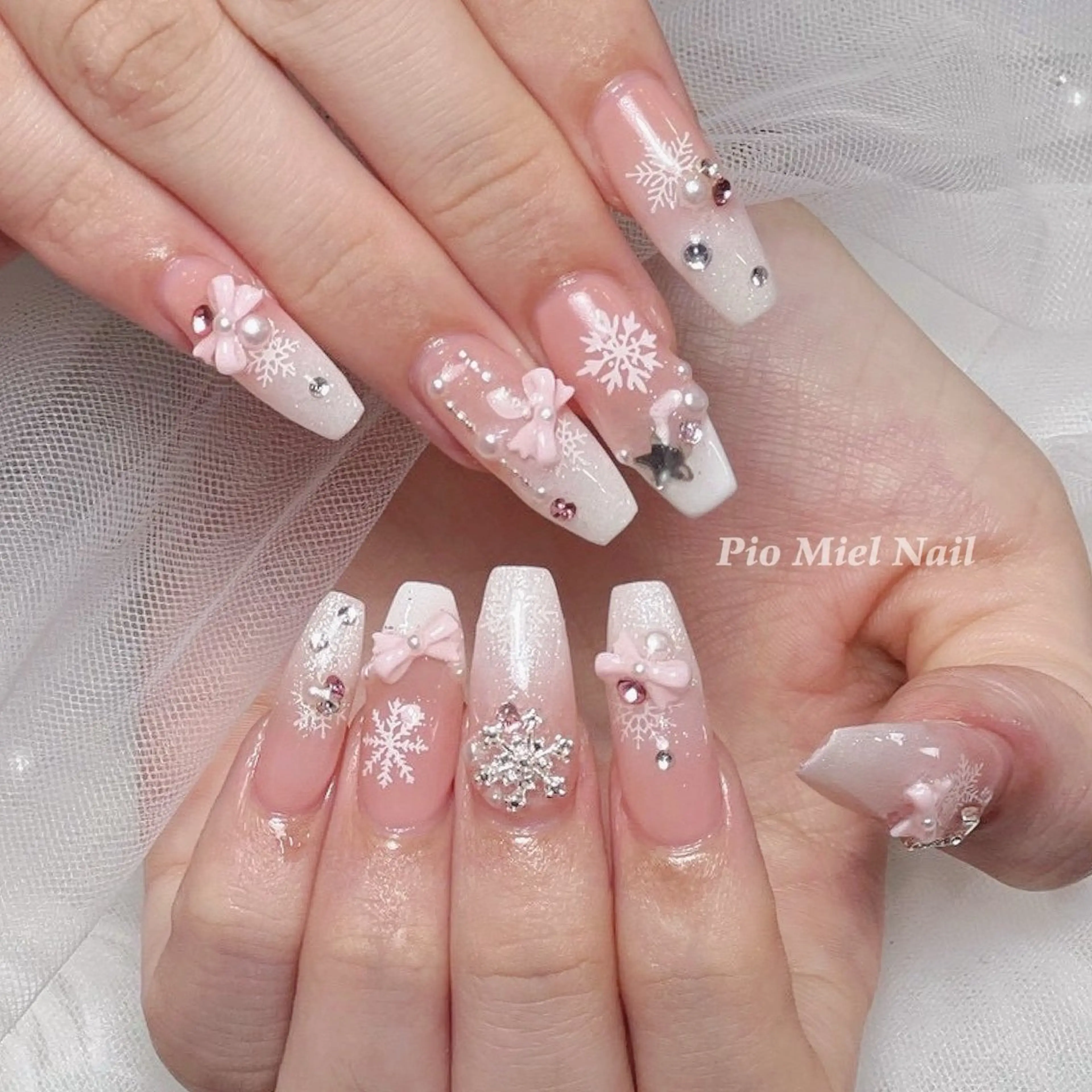 ネイル フレンチネイル グラデーション 韓国ネイル マグネットネイル ニュアンスネイル ハンドネイル HANA 長さだしのネイルデザイン