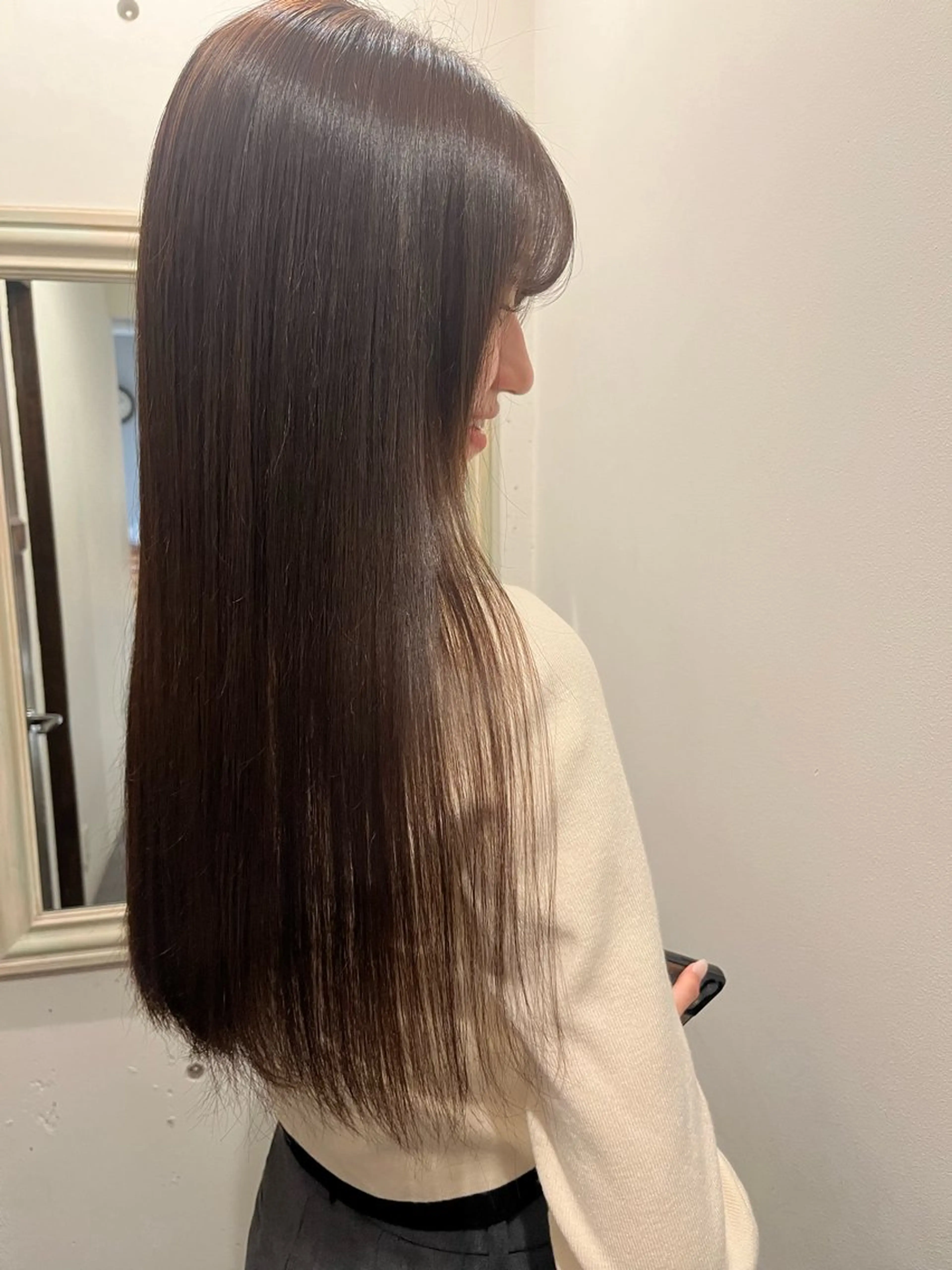 ロング 愛瑠奈 erunaのヘアスタイル