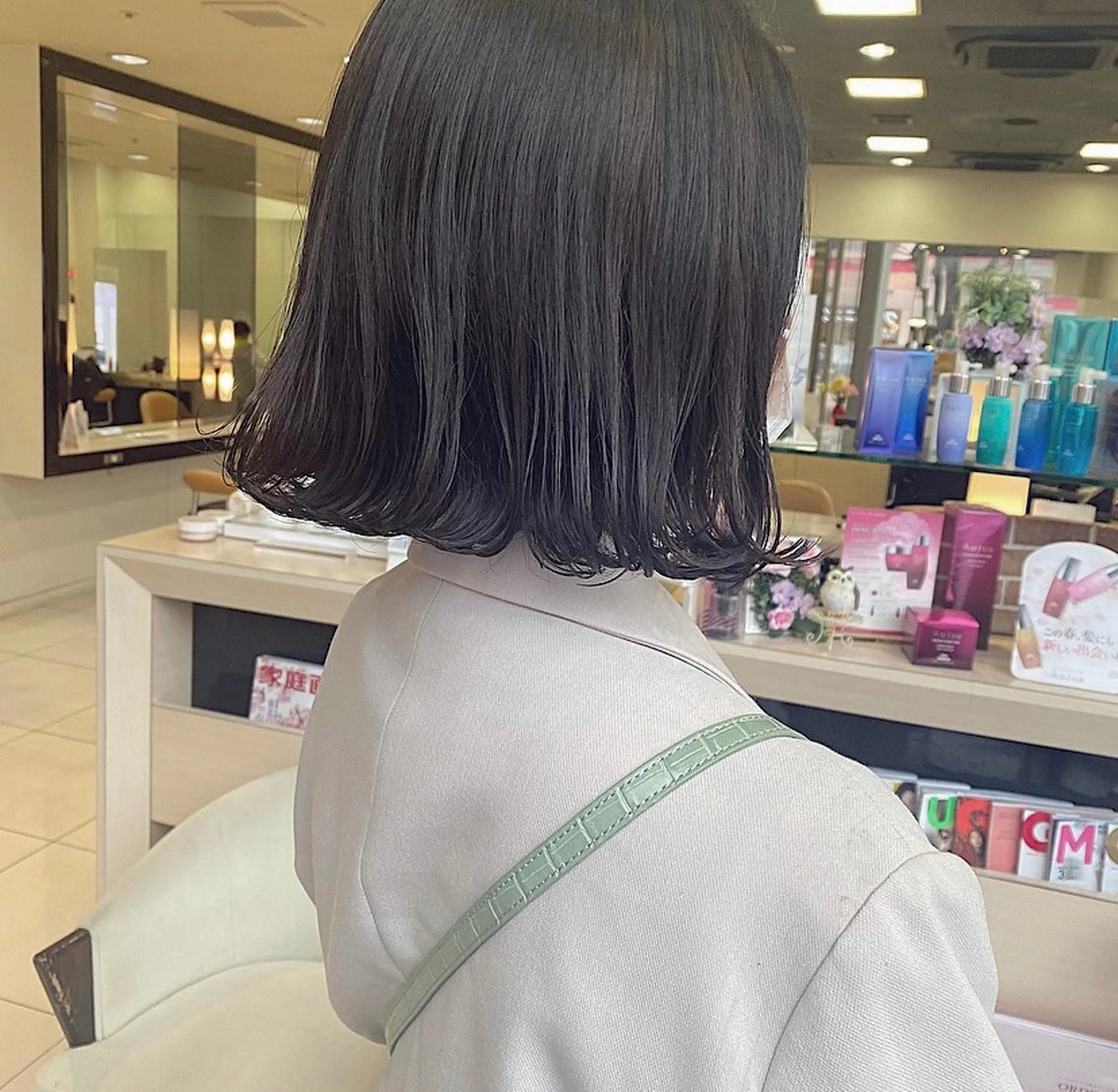ショート カラー 滝本 里実のヘアスタイル