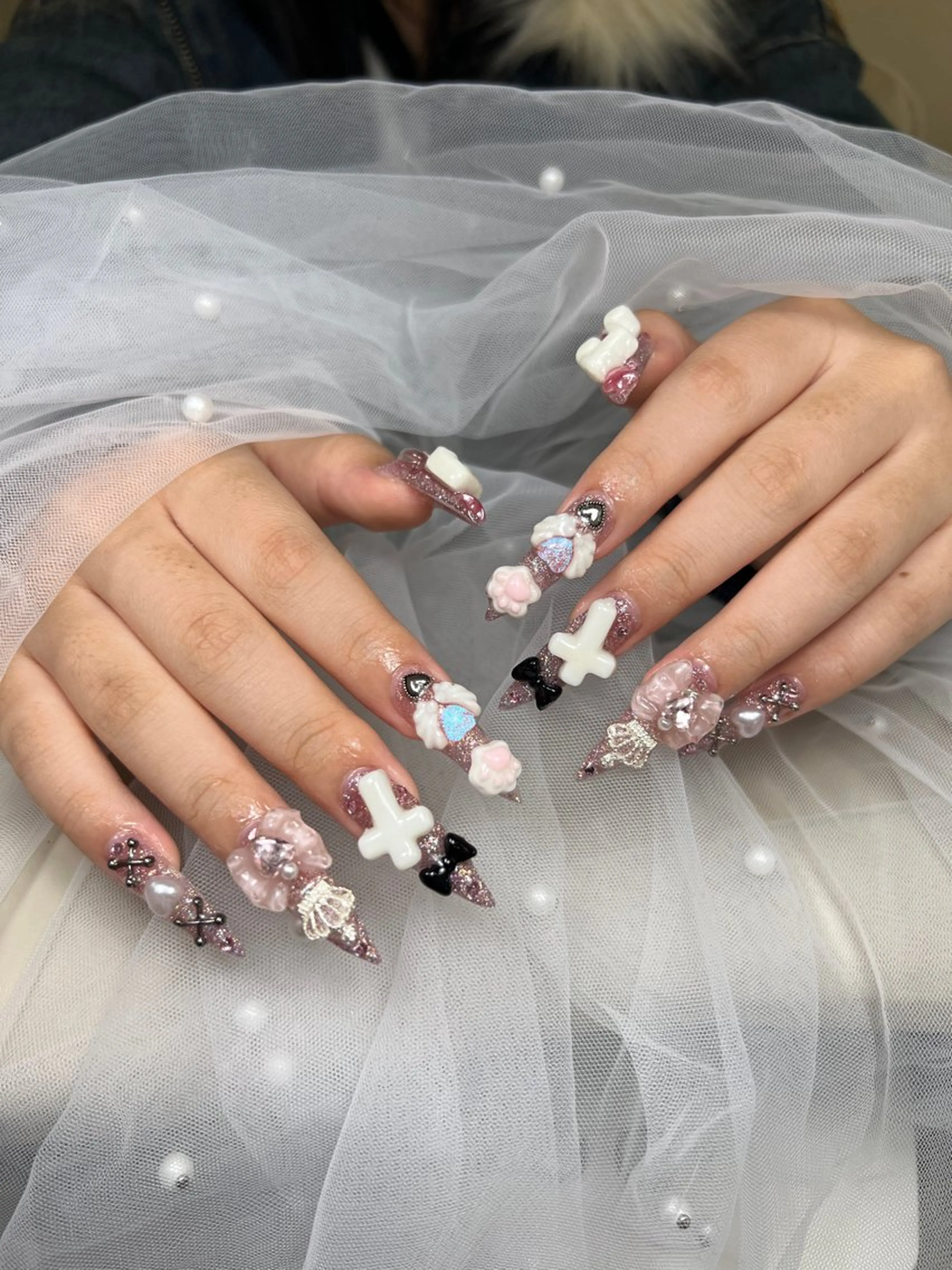 ネイル アートネイル オーロラネイル チークネイル 長さ出し フットネイル ハンドネイル フットネイル ハンドケア Noiranail_ studio川越西口のネイルデザイン