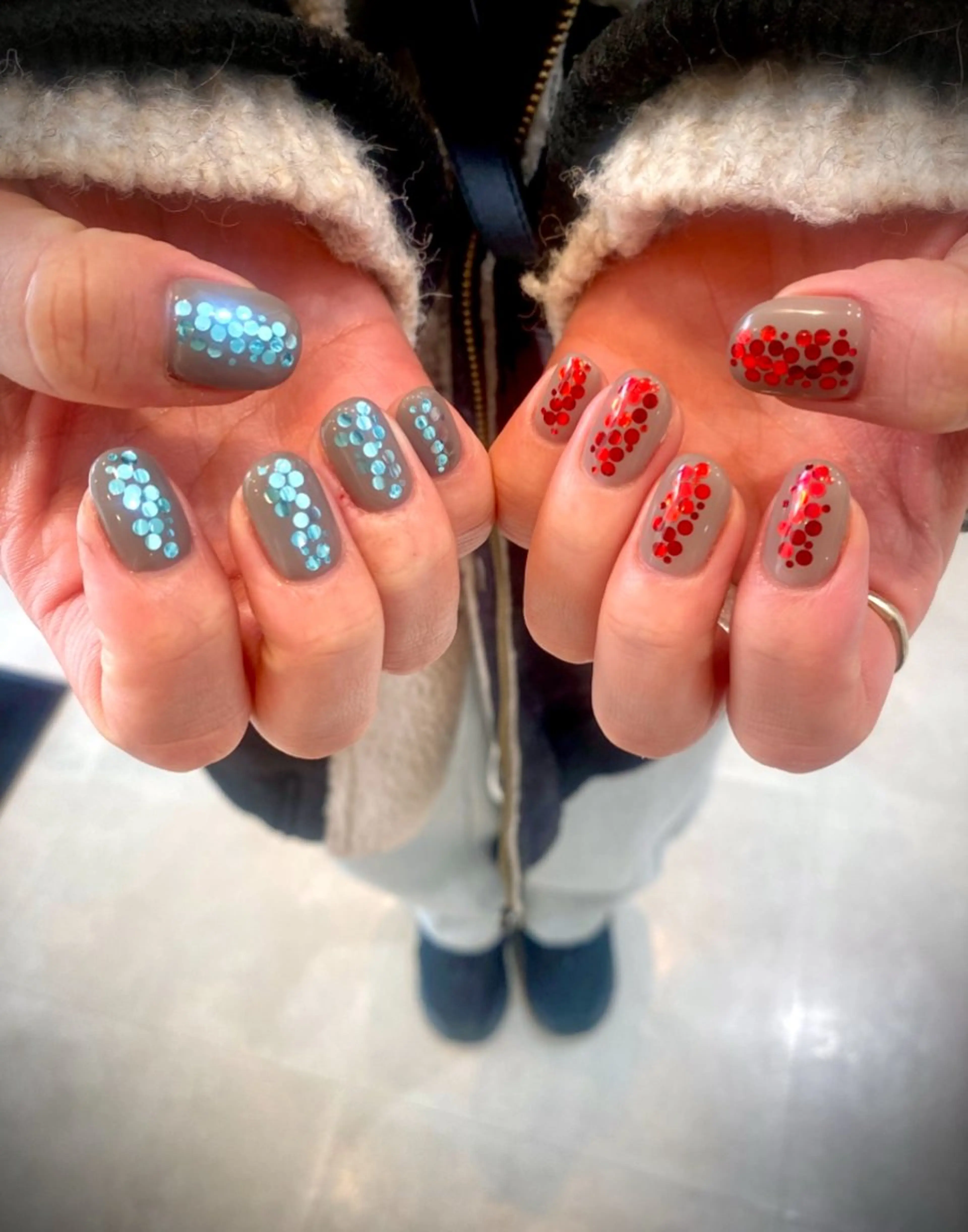 ネイル 水色 赤色 CAPLUSNAIL manaのネイルデザイン