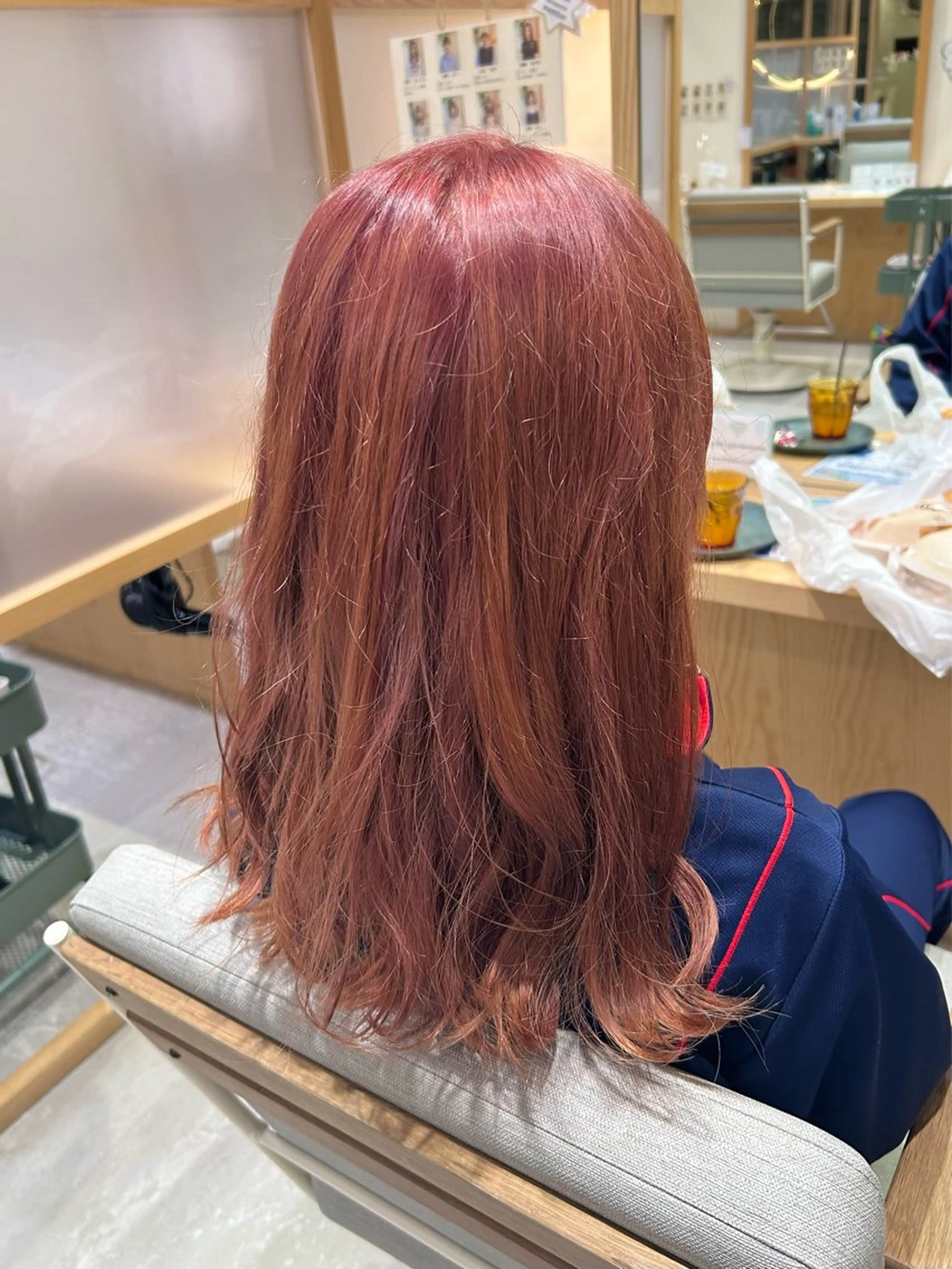 カラー ブリーチ ピンクカラー 上條 凜のヘアスタイル