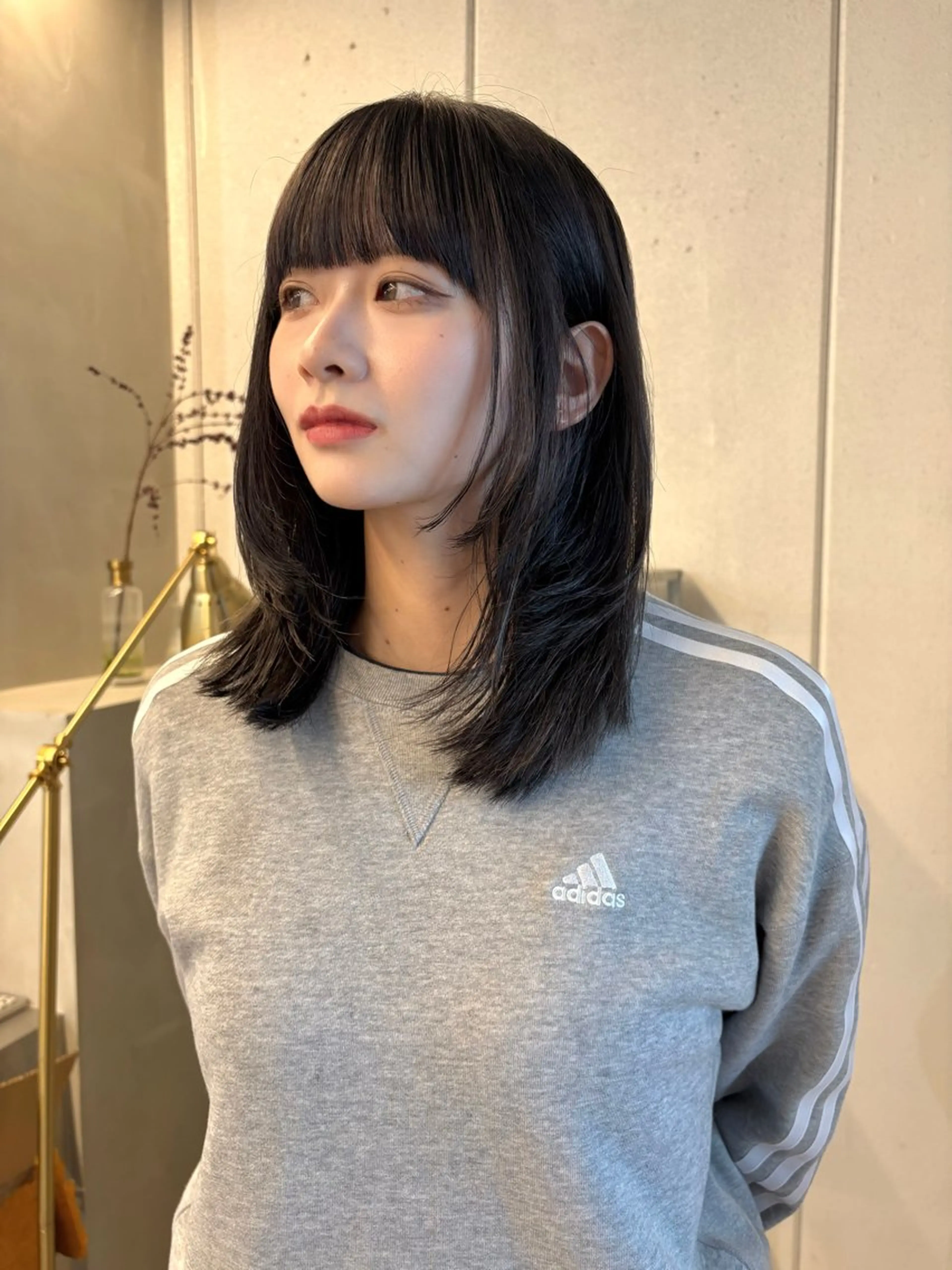 ミディアム レイヤーカット カット ヘアカラー トリートメント Fev YUZUのヘアスタイル