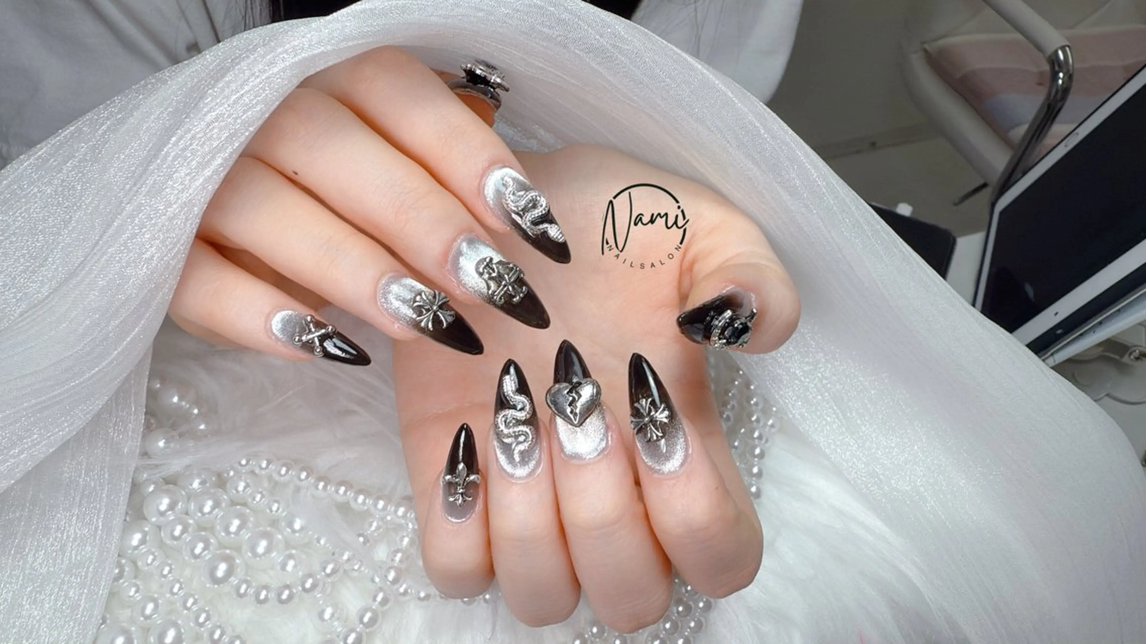 ネイル 長さ出し ガーリー 韓国ネイル ロングネイル 持ち込み ハンドネイル Nami nail salon所属・Nami nail salonのネイルデザイン