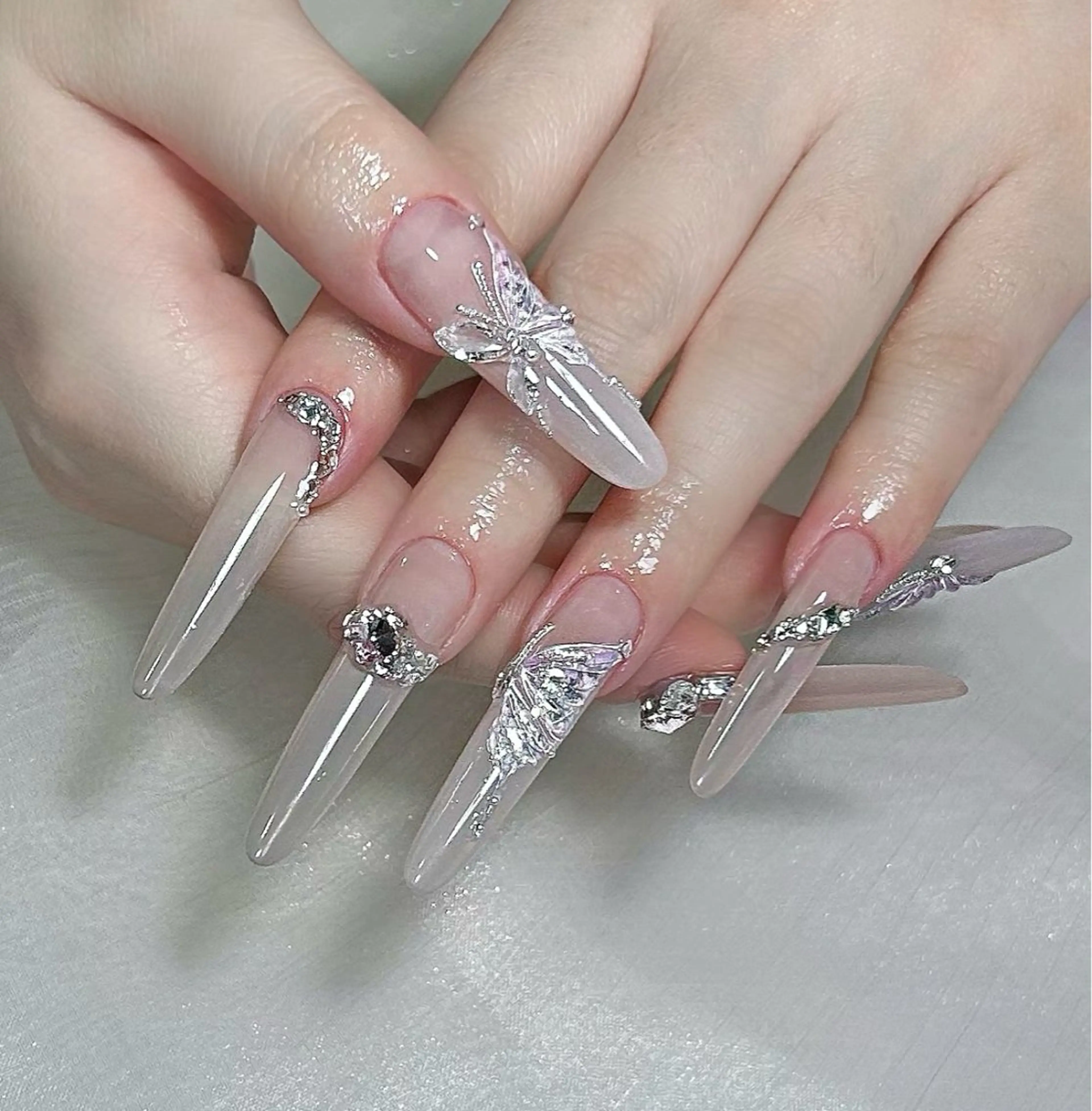 ネイル ハンドネイル E.N🦋 長さ出し/持ち込みのネイルデザイン