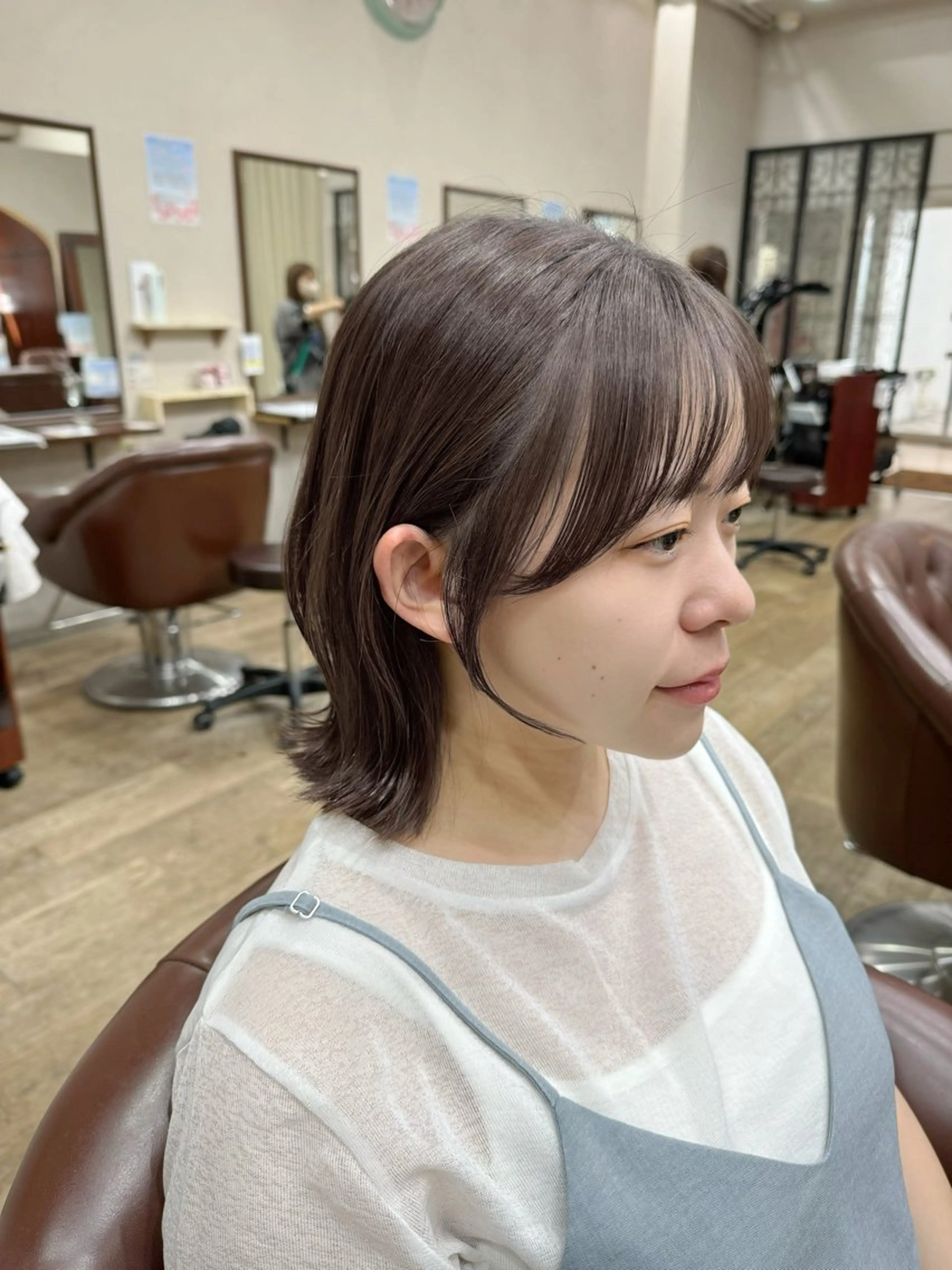 ミディアム 中東 真子のヘアスタイル