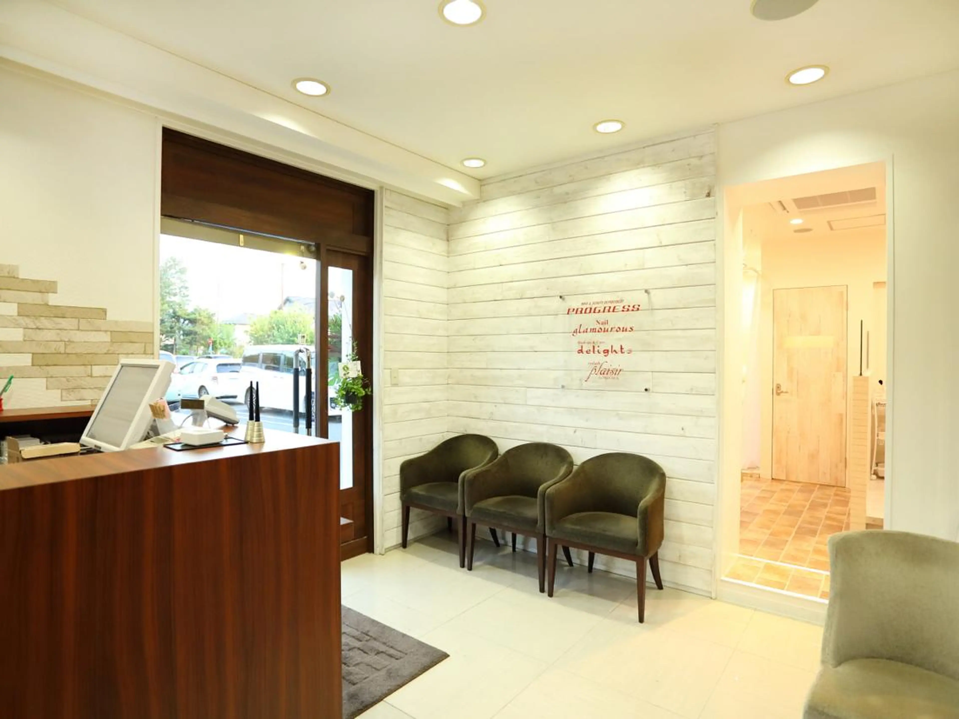 ミディアム カラー パーマ ネイル マツエク・マツパ 牧野 恭平【★髪質改善★】のヘアスタイル