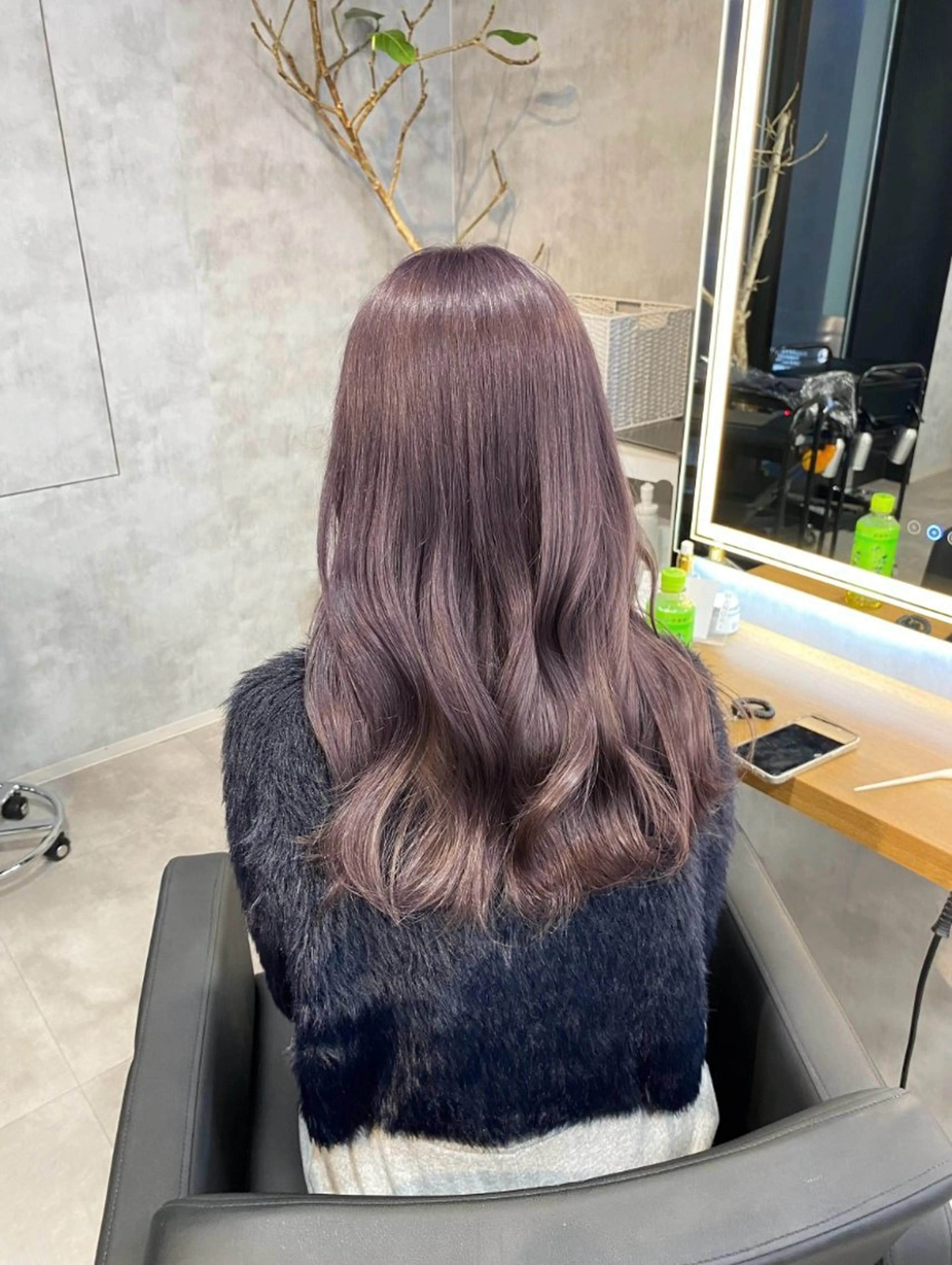 ロング カラー ブリーチ グレージュ ラベンダーカラー ヘアカラー トリートメント ヘッドスパ ヘアセット 淡色/ワンホンヘア 🤍MINORIのヘアスタイル