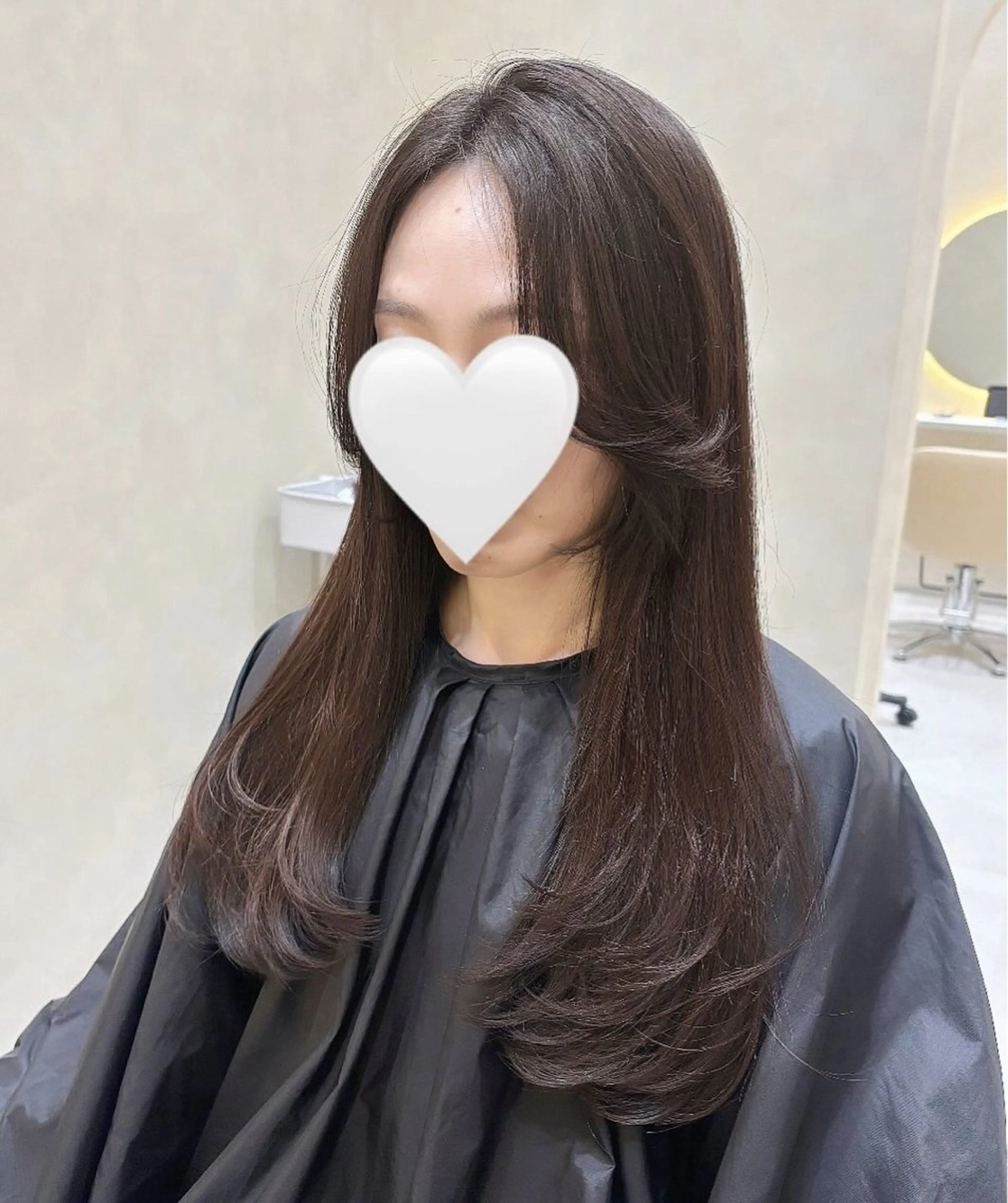 セミロング レイヤーカット Yukie♡ Zinaのヘアスタイル