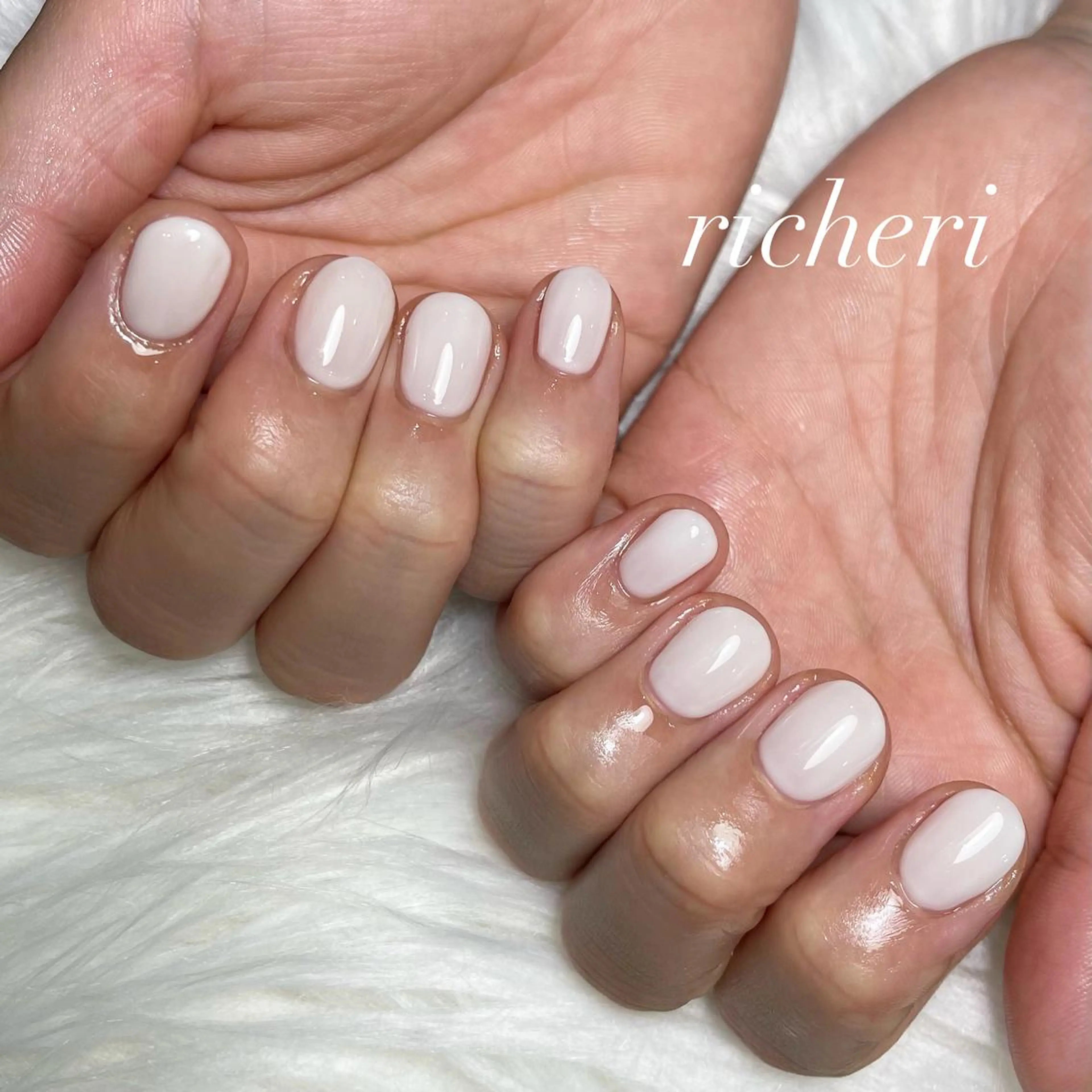 ミディアム ネイル 韓国風ヘア アートネイル フレンチネイル ジェルネイル ガラスフレンチ richeri beautyのネイルデザイン