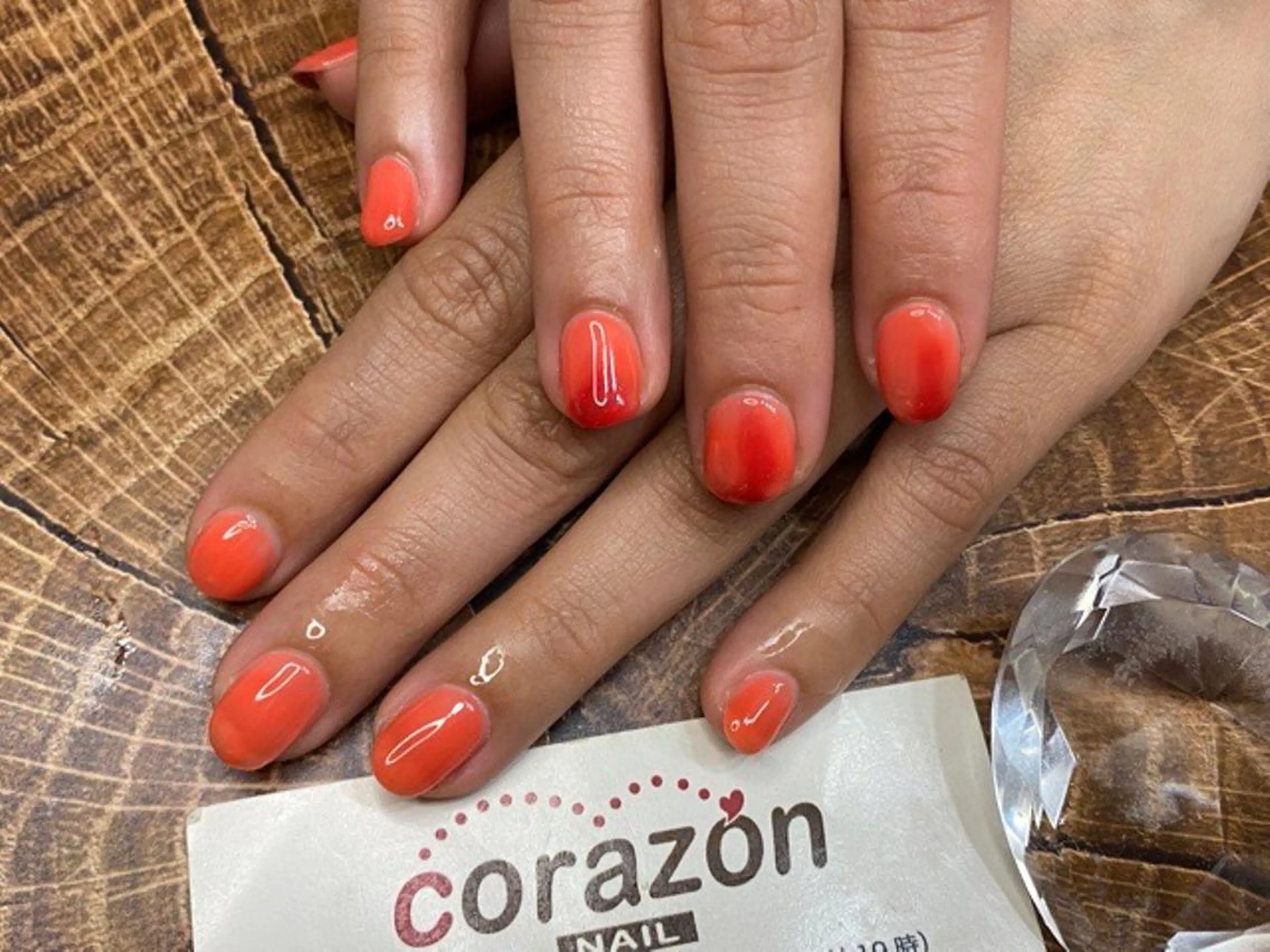 ネイル ジェルネイル ワンカラーネイル オレンジ 赤色 ハンドネイル corazon所属・ネイリスト aicoのネイルデザイン