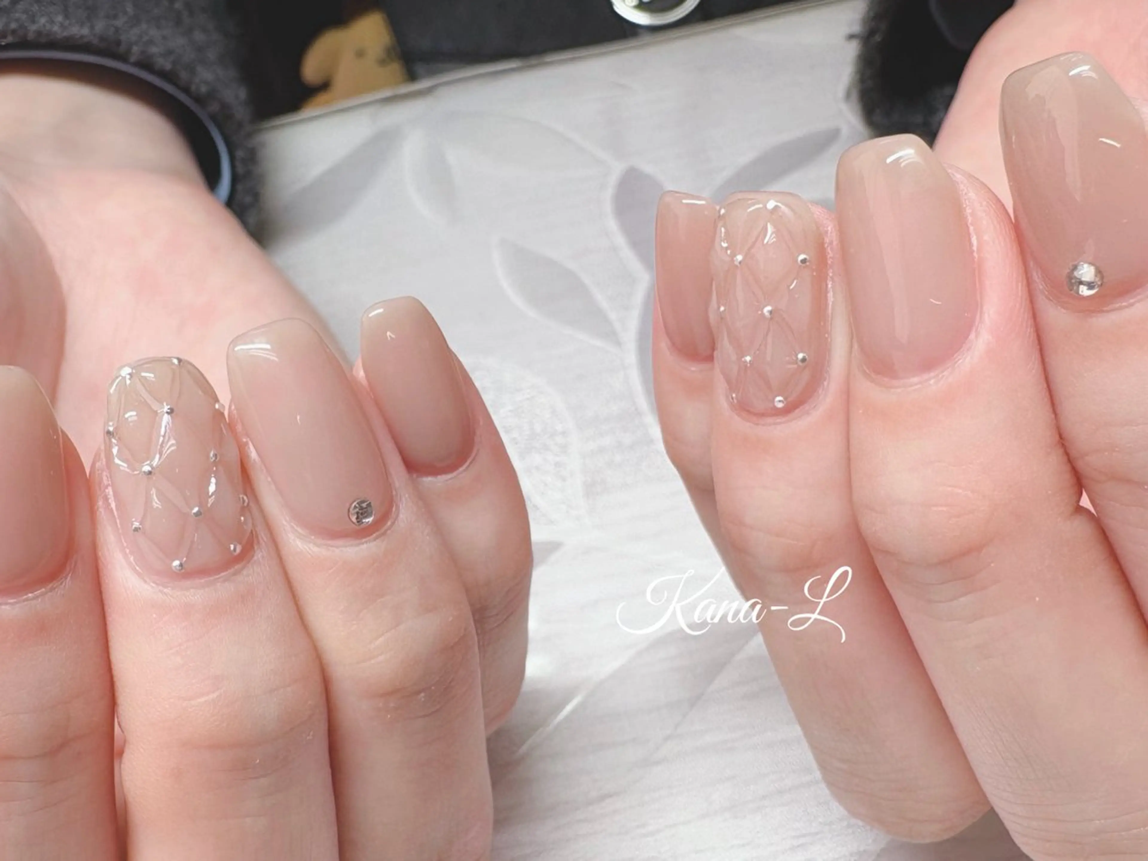 ネイル 芦辺 香奈のネイルデザイン