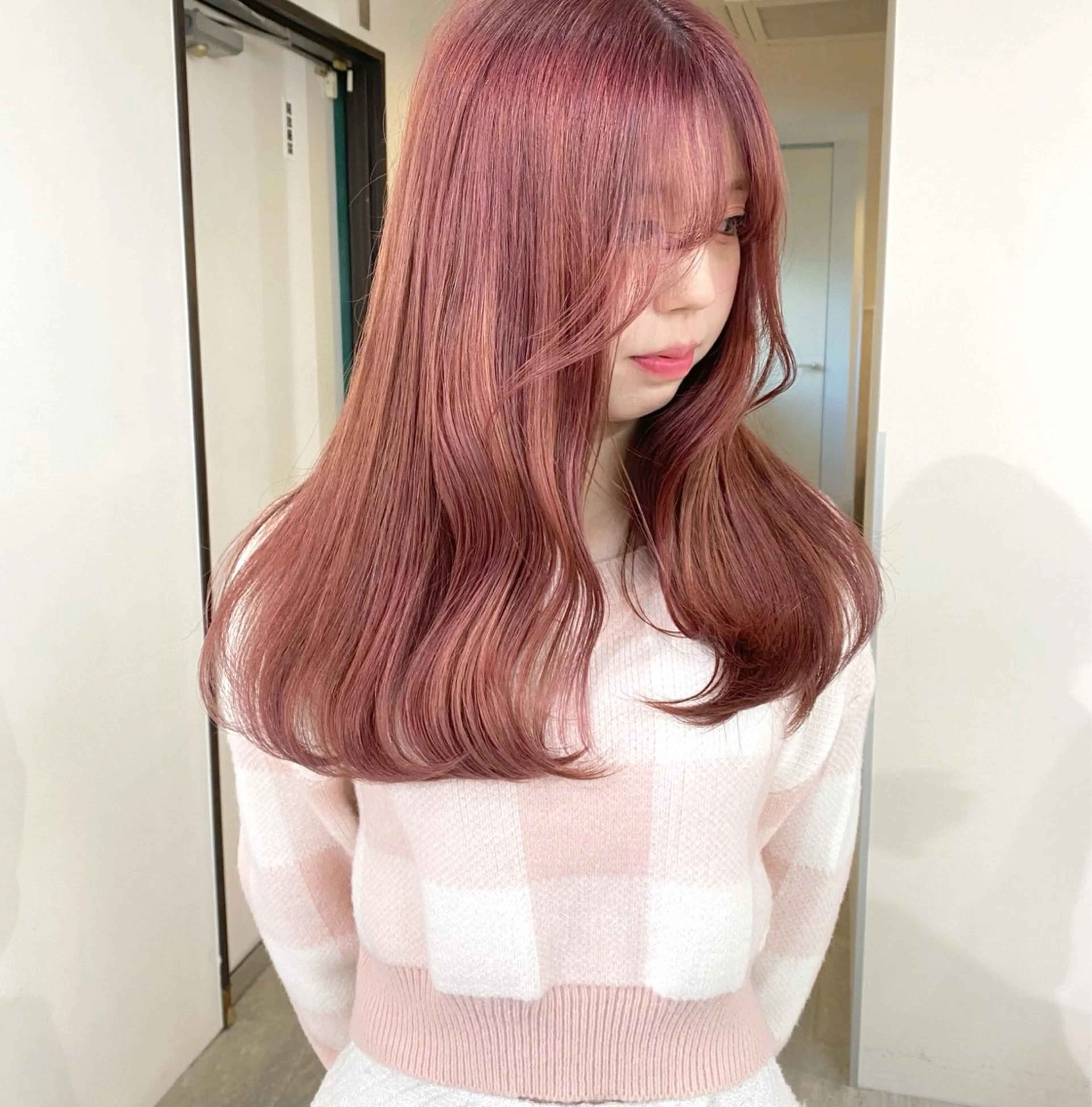 カラー ベージュカラー 黒髪 ブリーチ ピンクカラー ピンクベージュ ヘアカラー mizuki/ピンク ベージュ.レイヤーのヘアスタイル