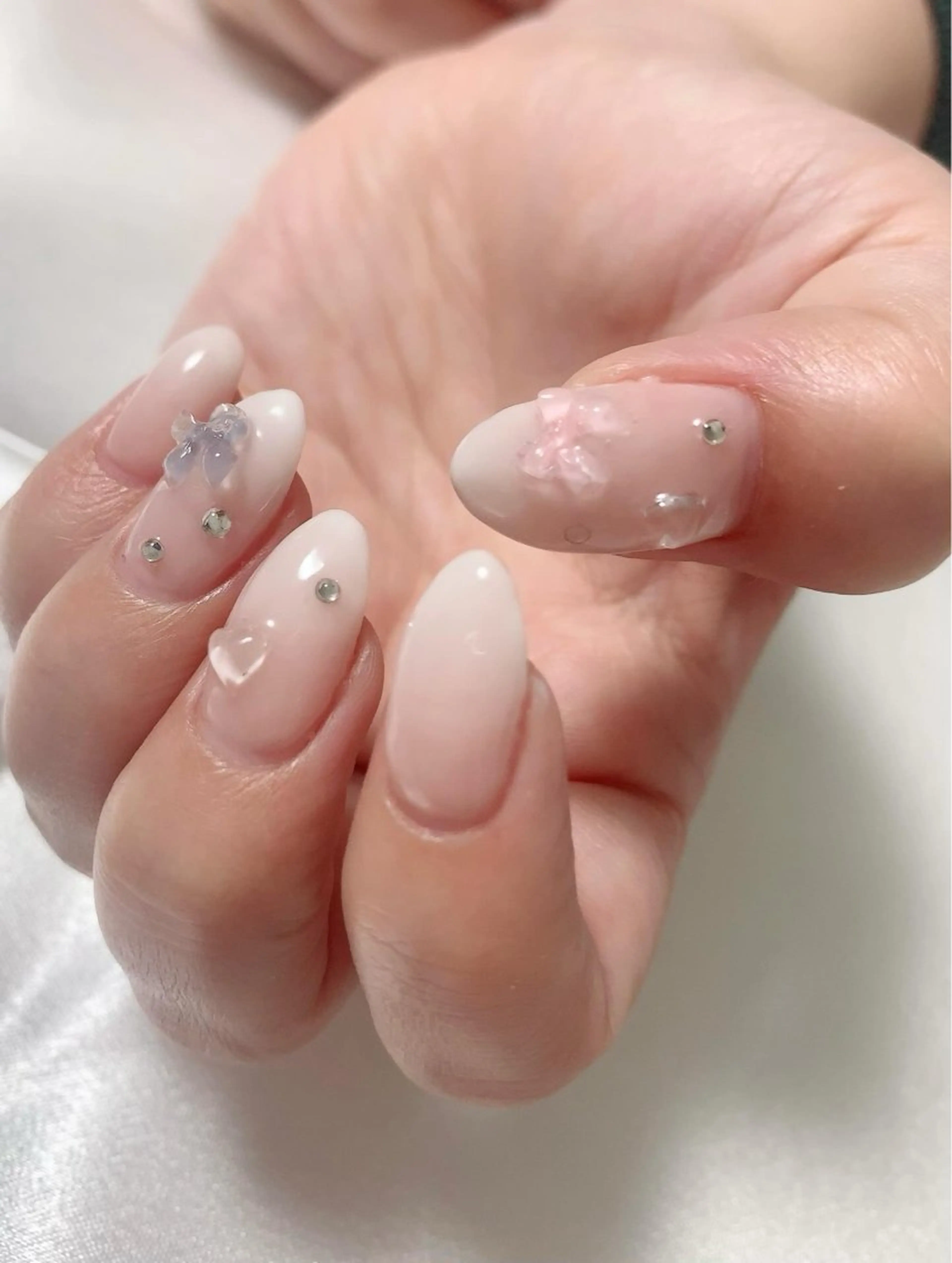 ネイル グラデーション ハート ピンク ピンクベージュ ぷっくりネイル nail lumièreのネイルデザイン