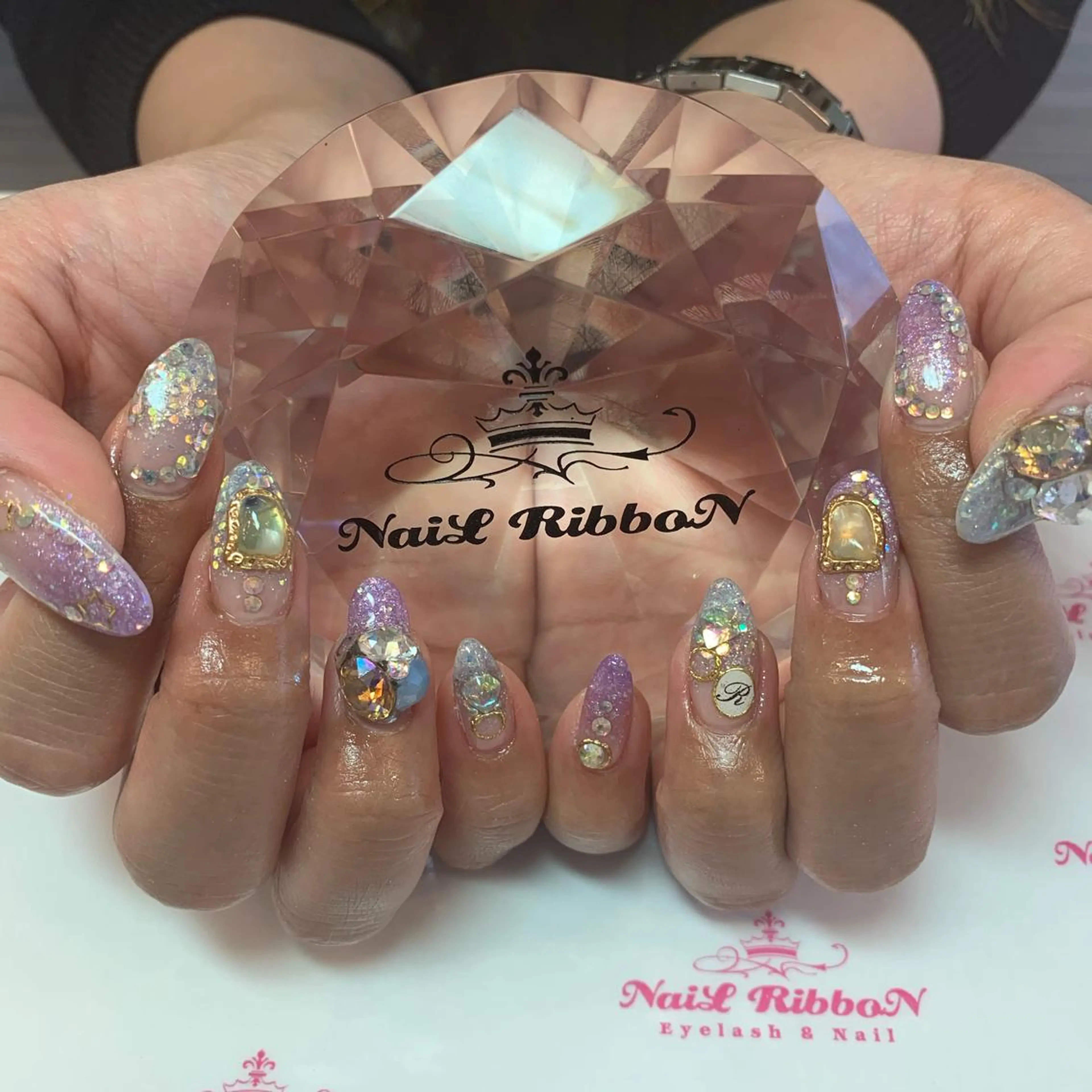 ネイル ネイルリボン 受付スタッフのネイルデザイン