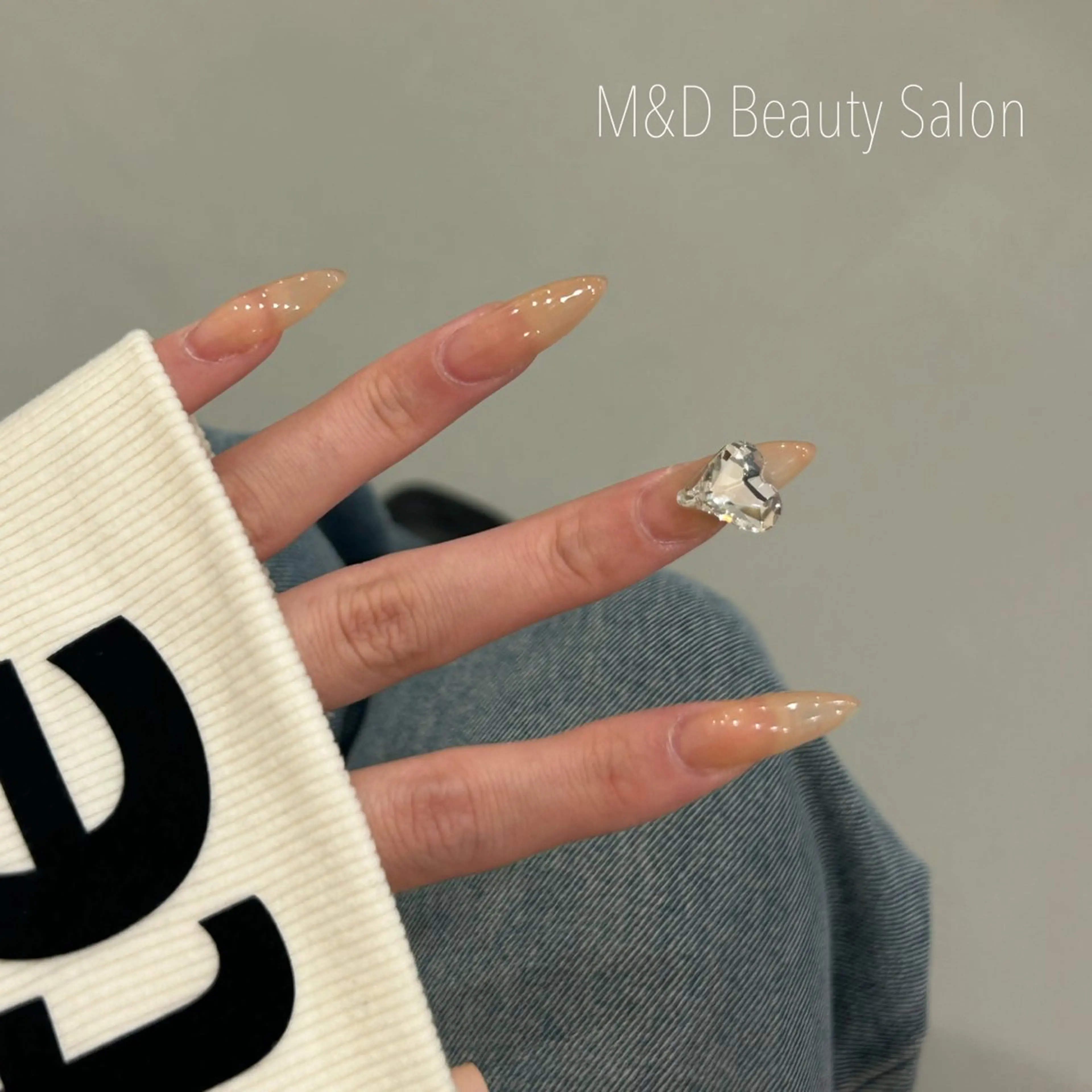 ネイル 持ち込み M&D Beauty Salon 銀座店所属・M&D銀座 AYAのネイルデザイン