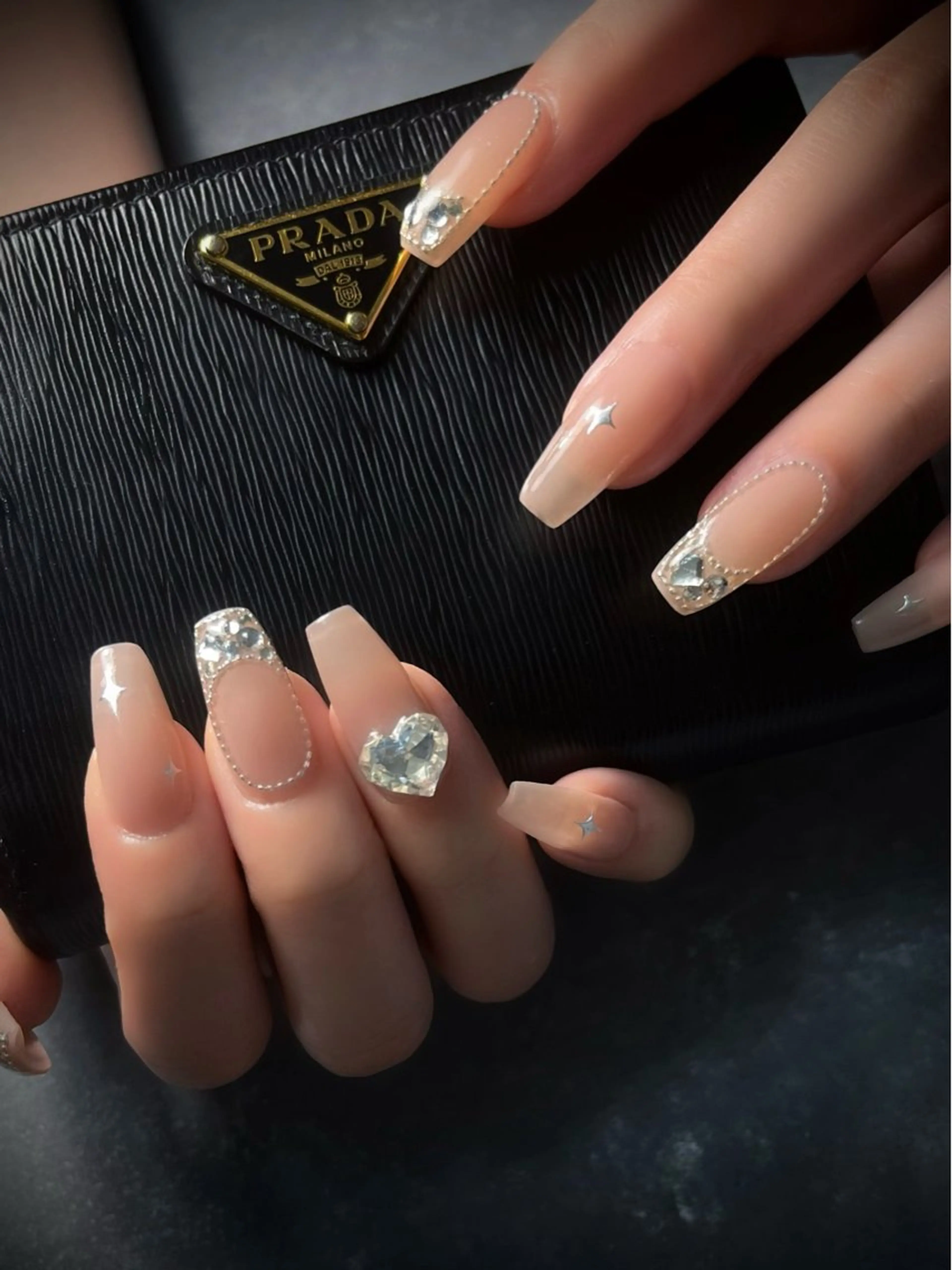 ネイル キラキラネイル マグネットネイル ワンカラーネイル スカルプネイル ワンホンネイル nine.🦋 YUKOのネイルデザイン