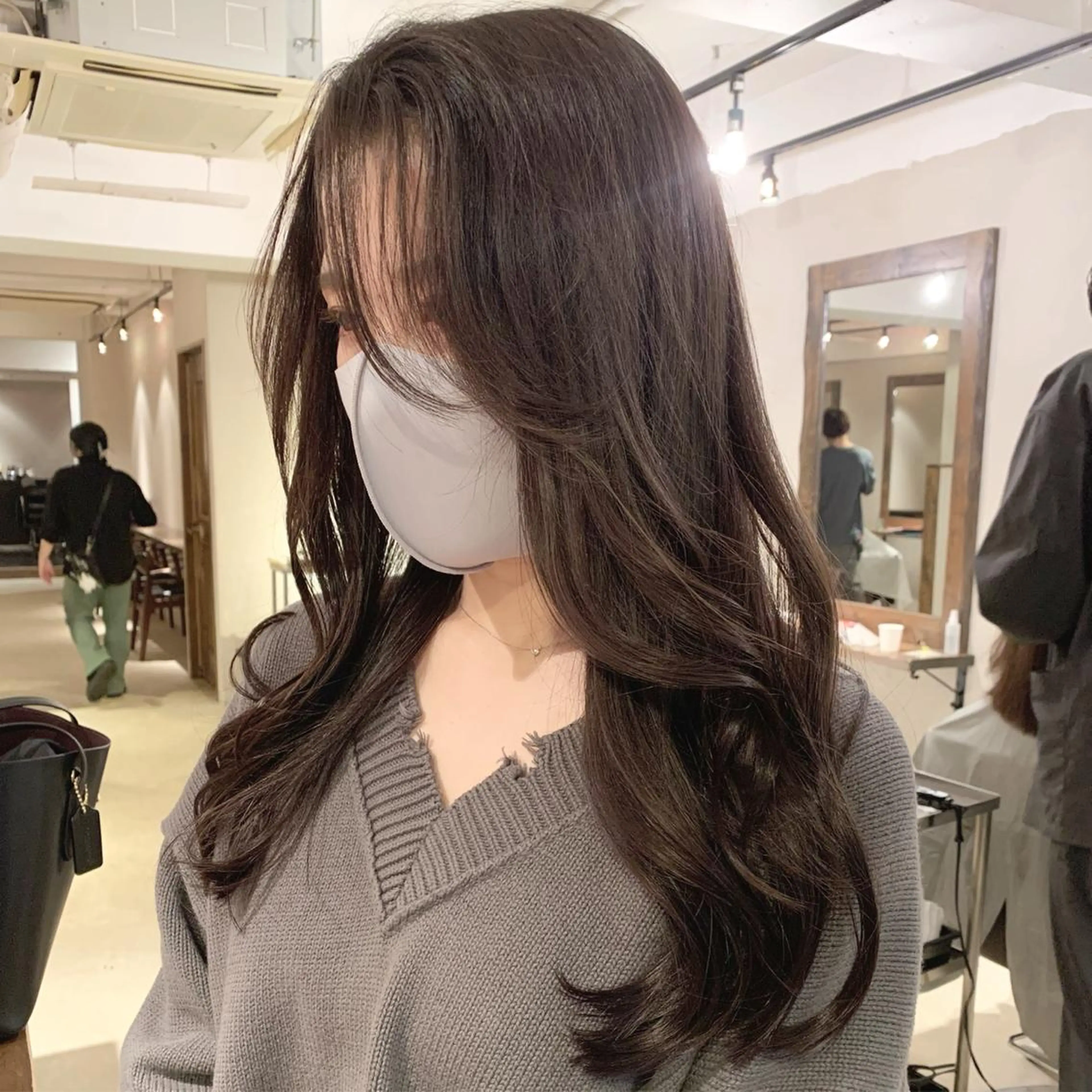 ロング カラー 透明感/オリーブ/ グレージュ/YUKAのヘアスタイル