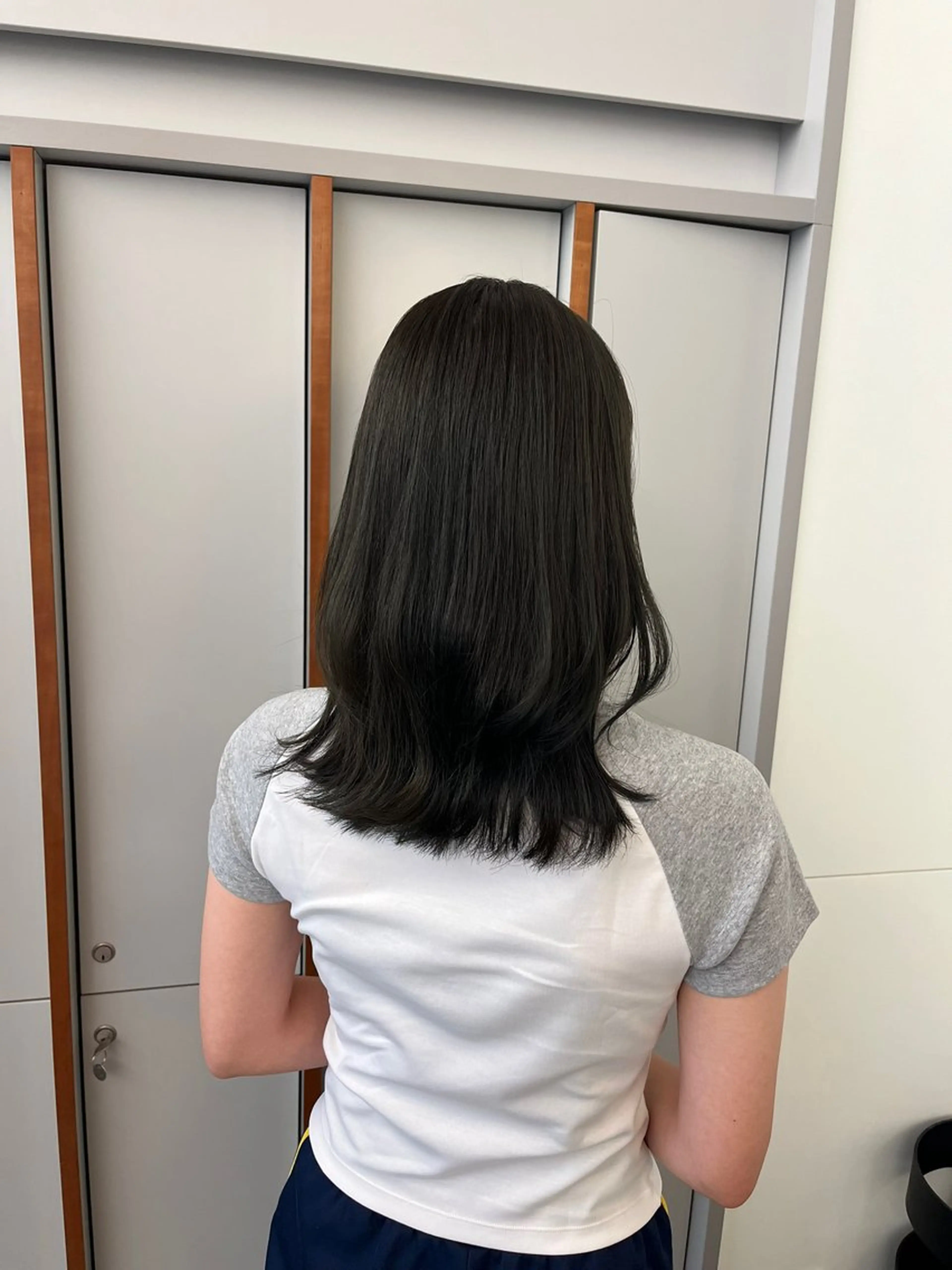 セミロング カラー ベージュカラー ブリーチ 透明感カラー ダブルカラー ヘアカラー トリートメント ブリーチ/レイヤー 🌻Mutsumiのヘアスタイル