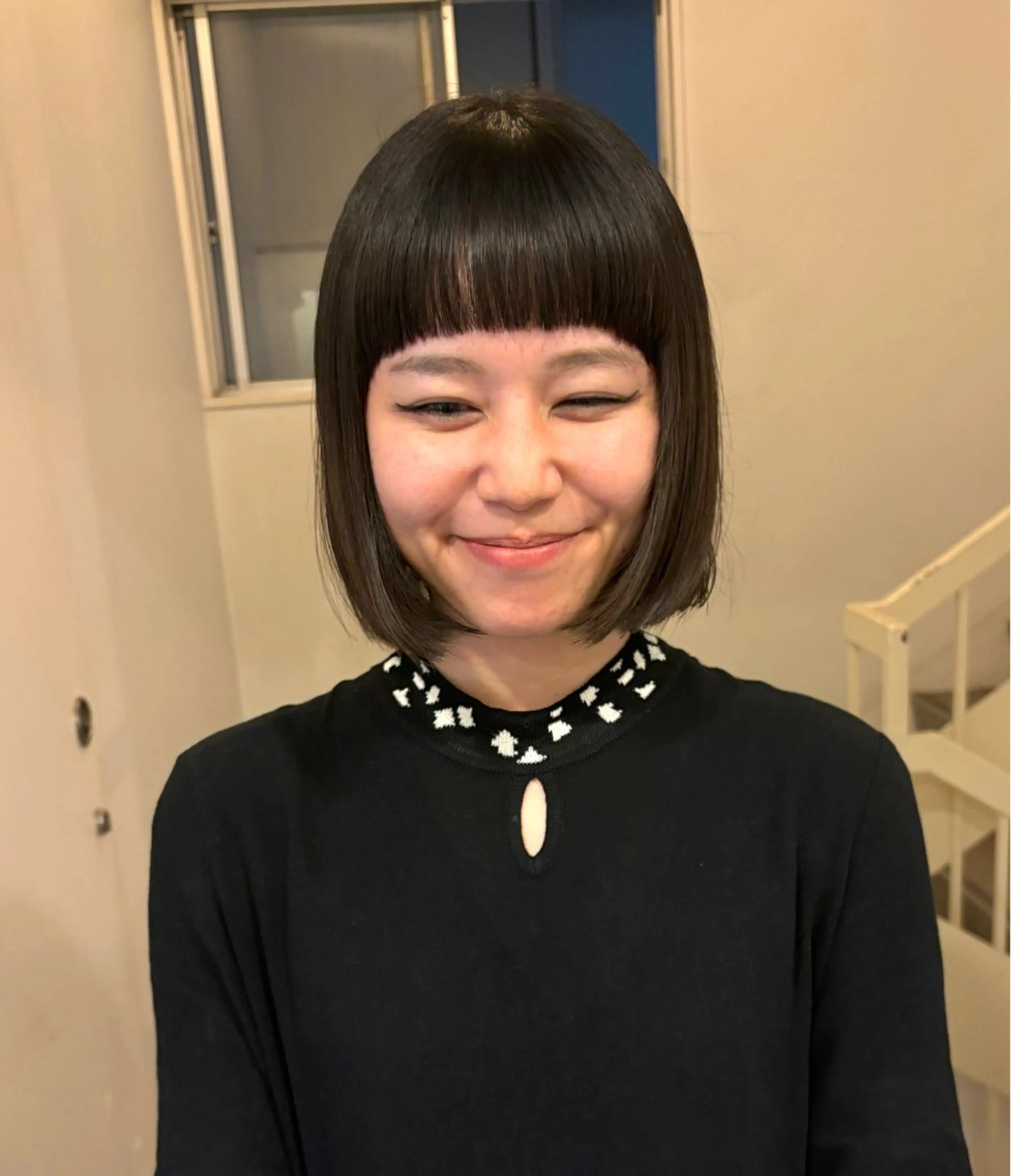 ショート ボブ オン眉 カット トリートメント やまもと さえのヘアスタイル