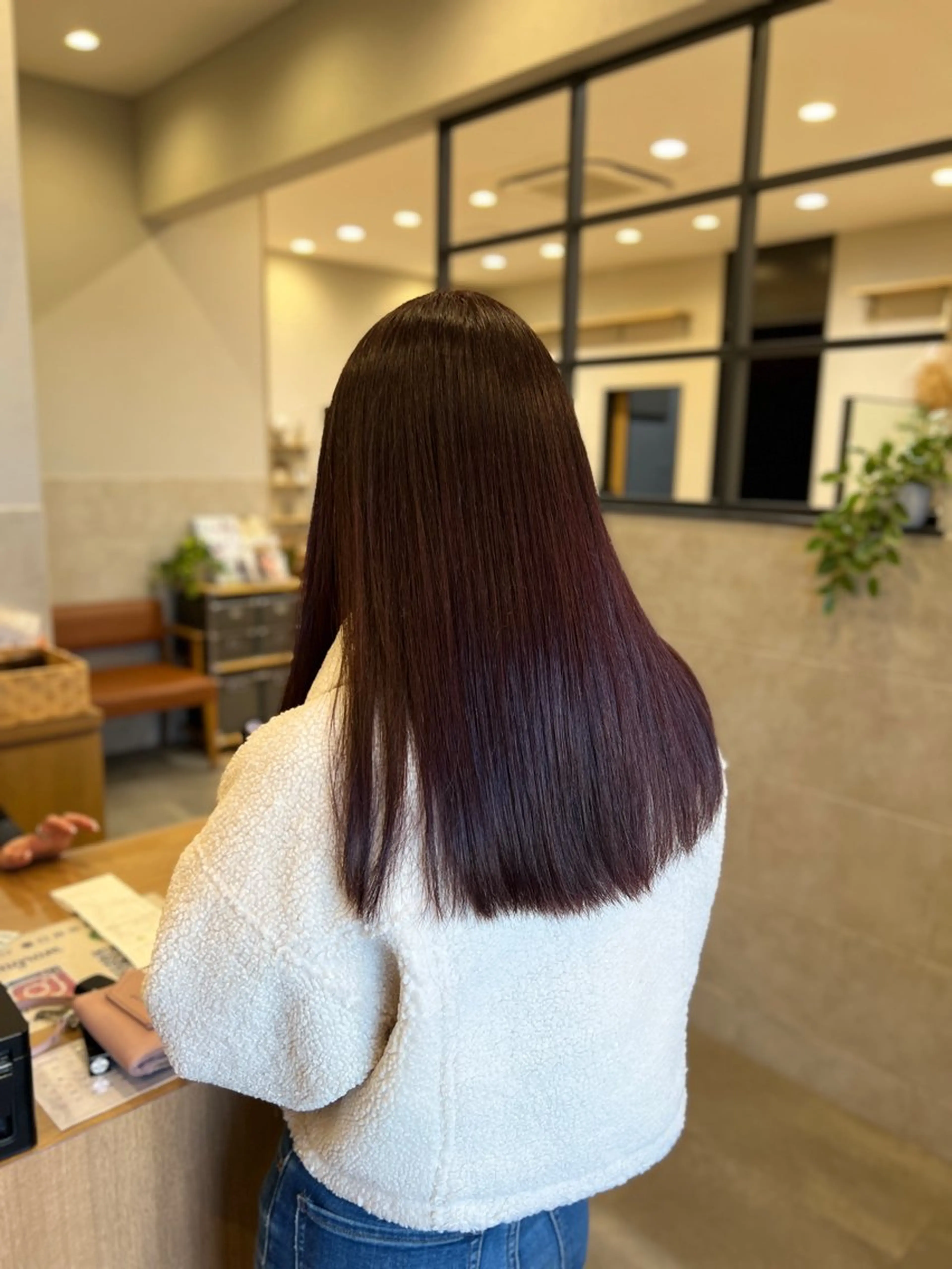 ロング カラー レッドカラー カット ヘアカラー トリートメント 山口 玖瑠美のヘアスタイル