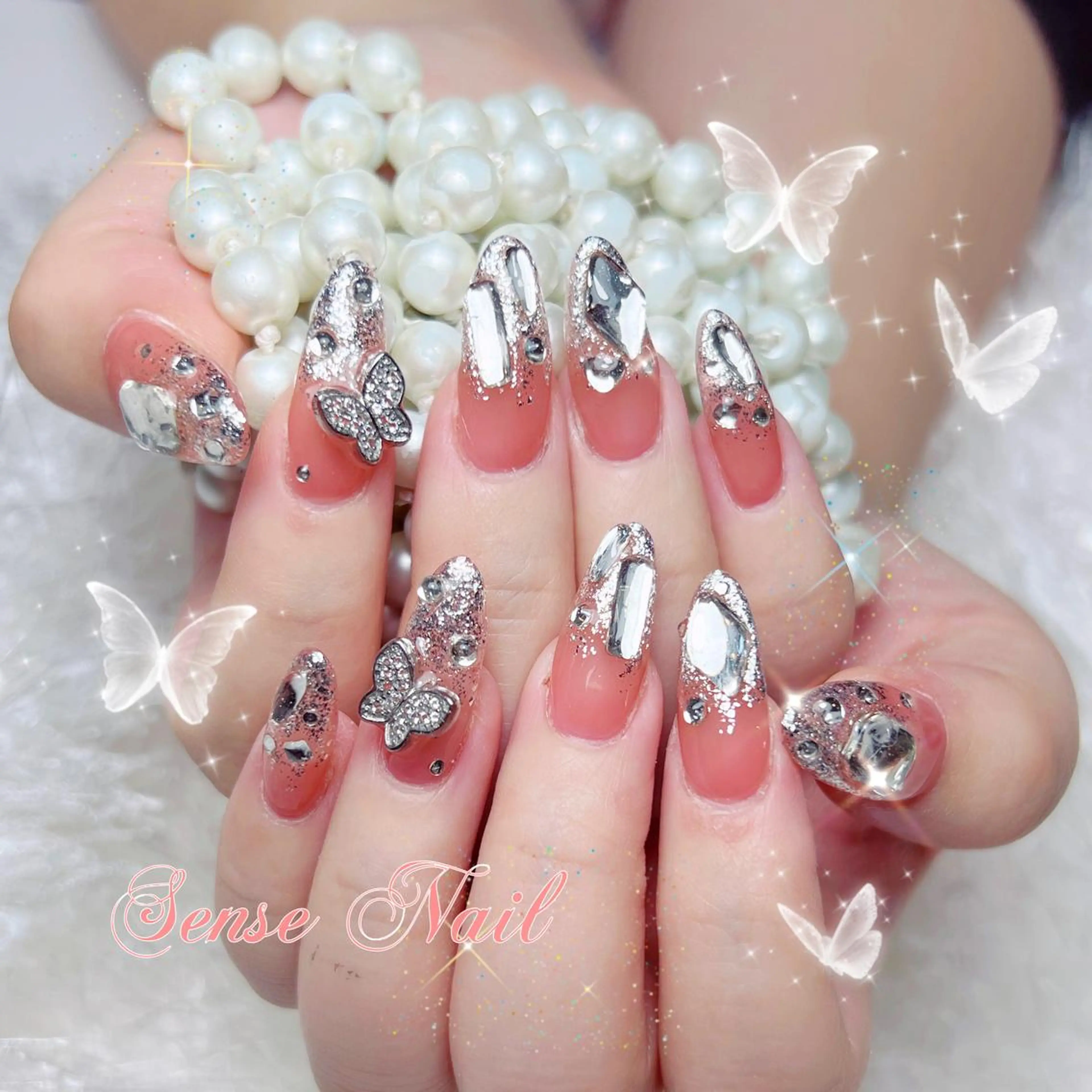 ネイル ハンドネイル ハンドケア Queenie 🦋のネイルデザイン