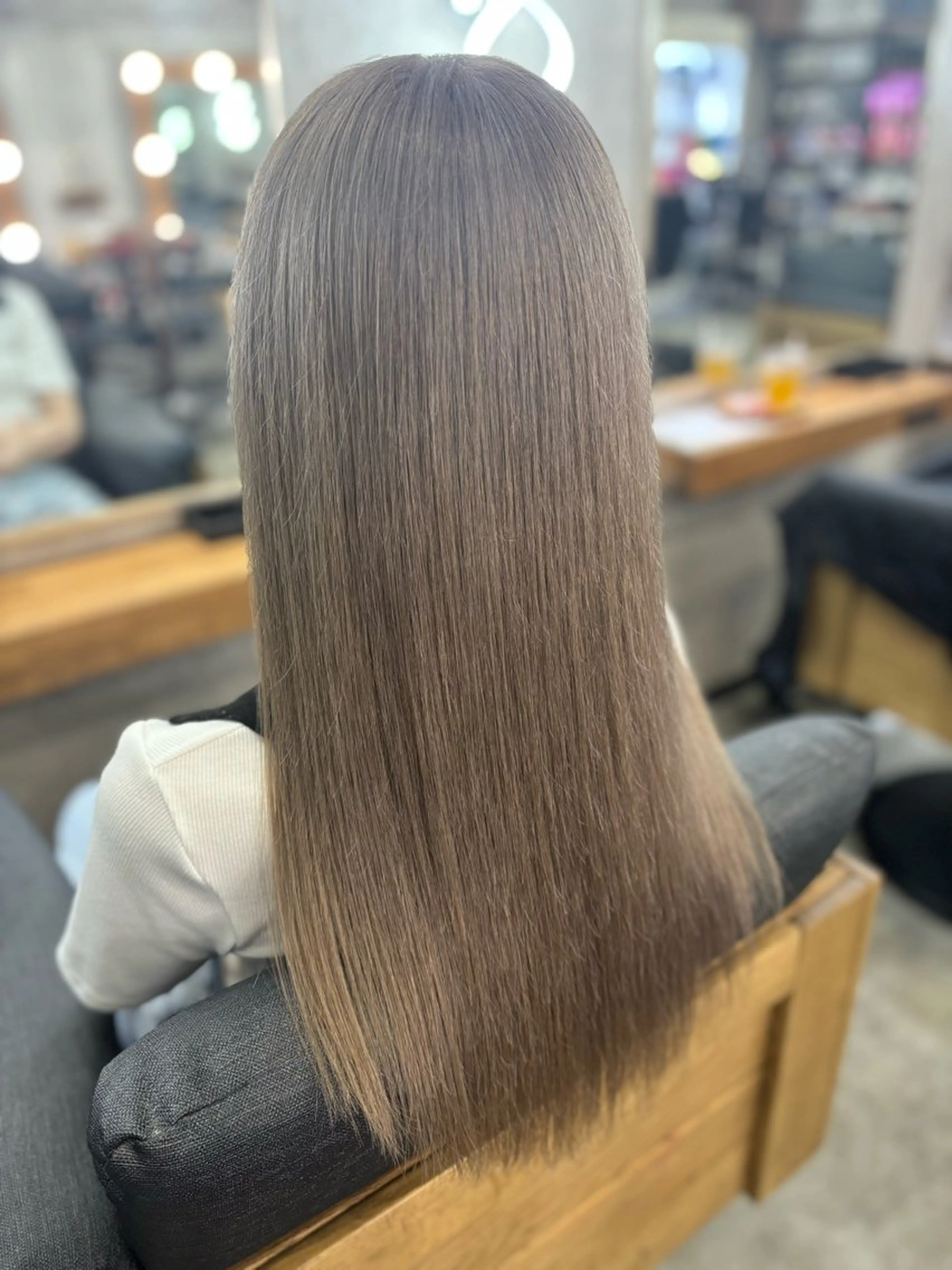 ロング ヘアカラー MOURI CHISATOのヘアスタイル