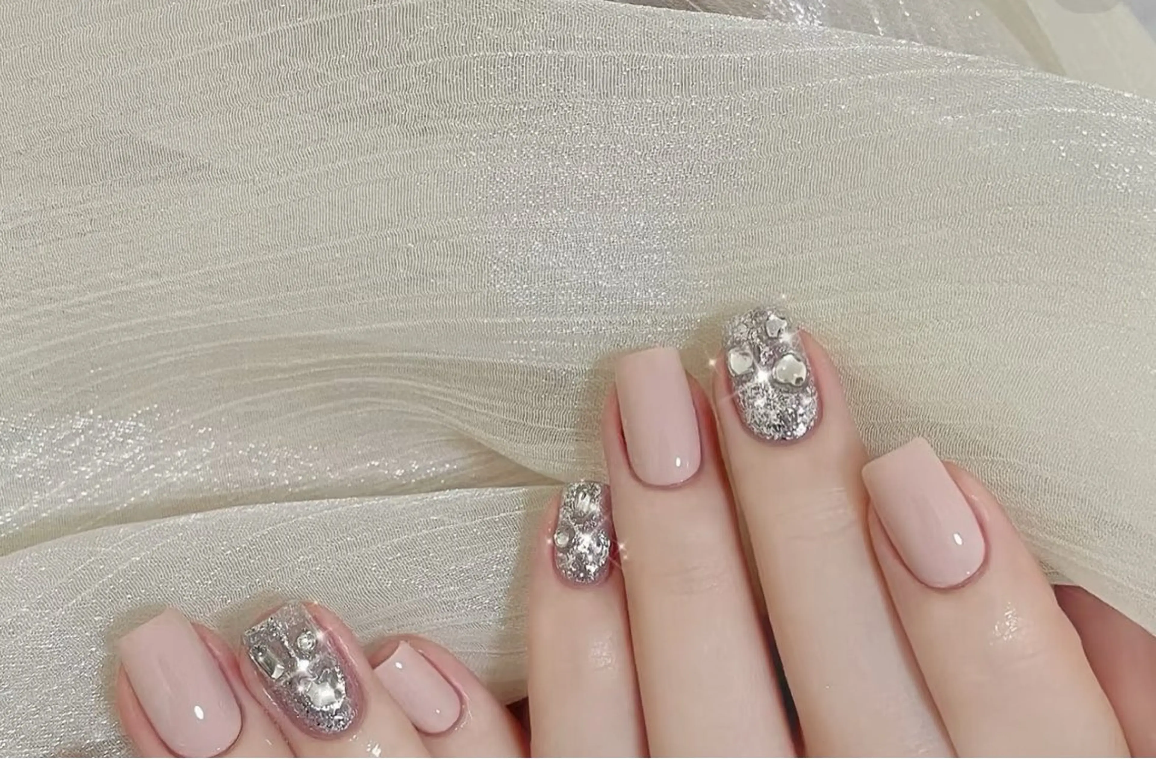 ネイル NANA  Nail 長さ出し専門のネイルデザイン