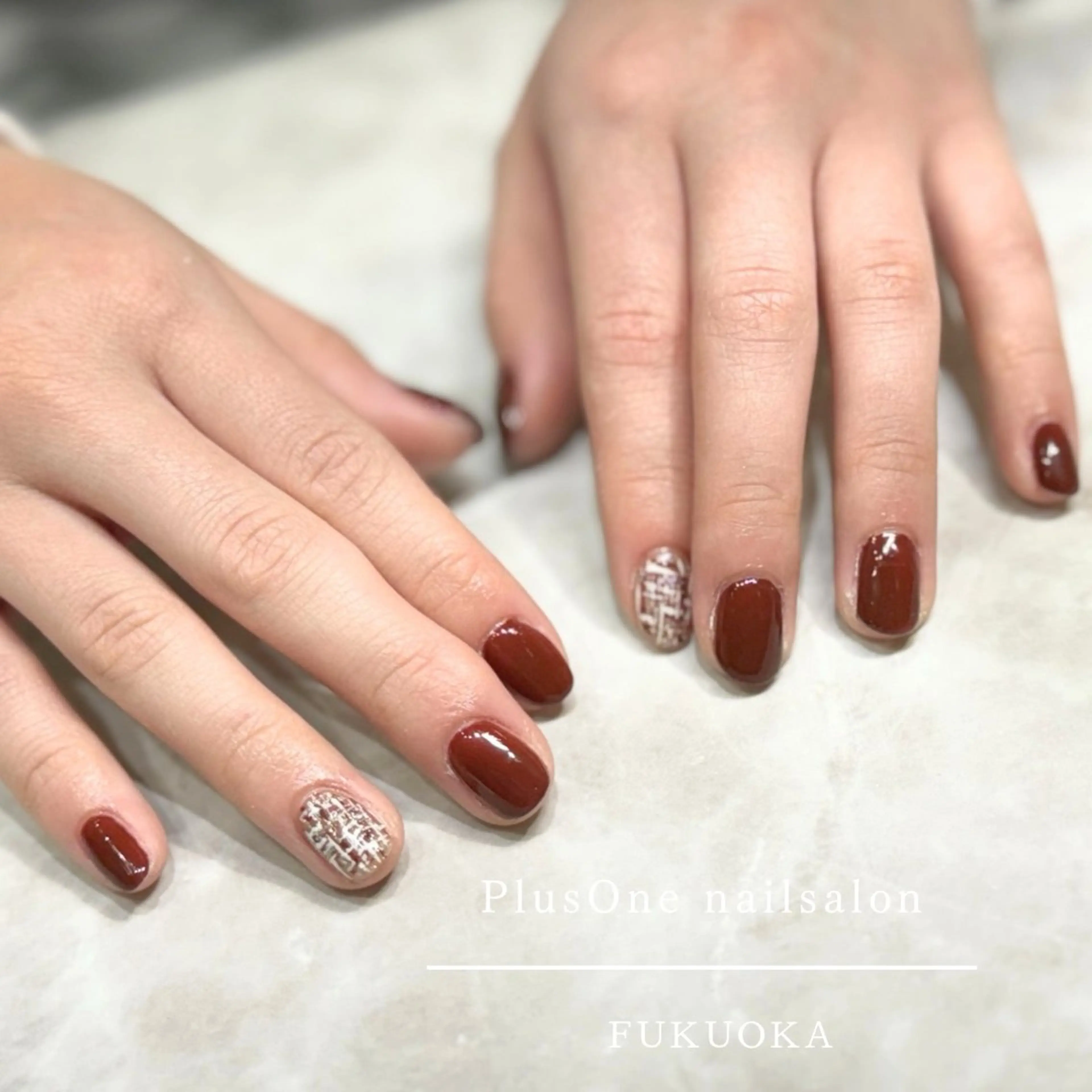 ネイル アートネイル ジェルネイル 赤色 ツイードネイル PlusOnenailsalon所属・粕屋ネイル＆耳つぼ 🫧Natsumiのネイルデザイン