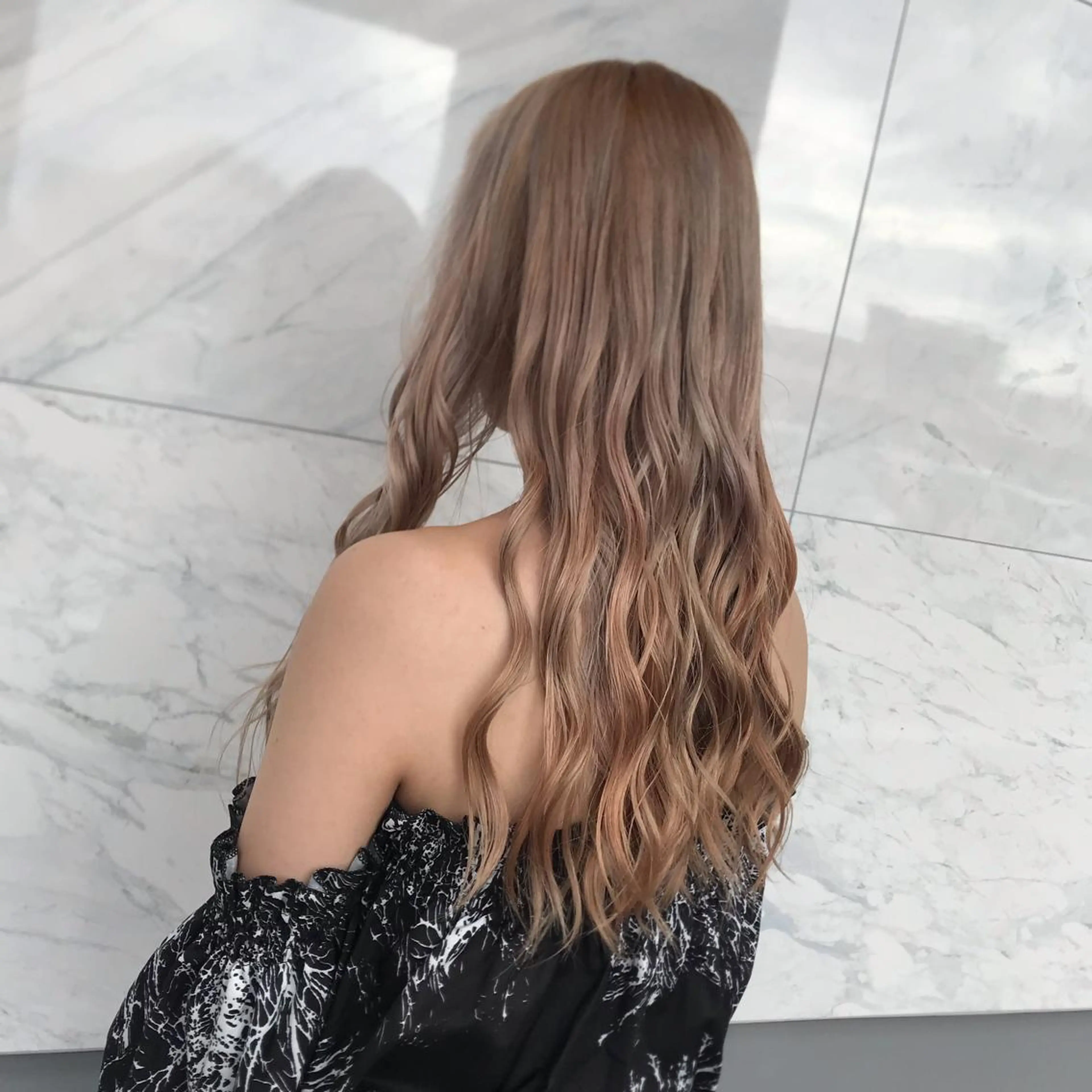 ロング カラー ベージュカラー ホワイトベージュ 茂木 結希のヘアスタイル