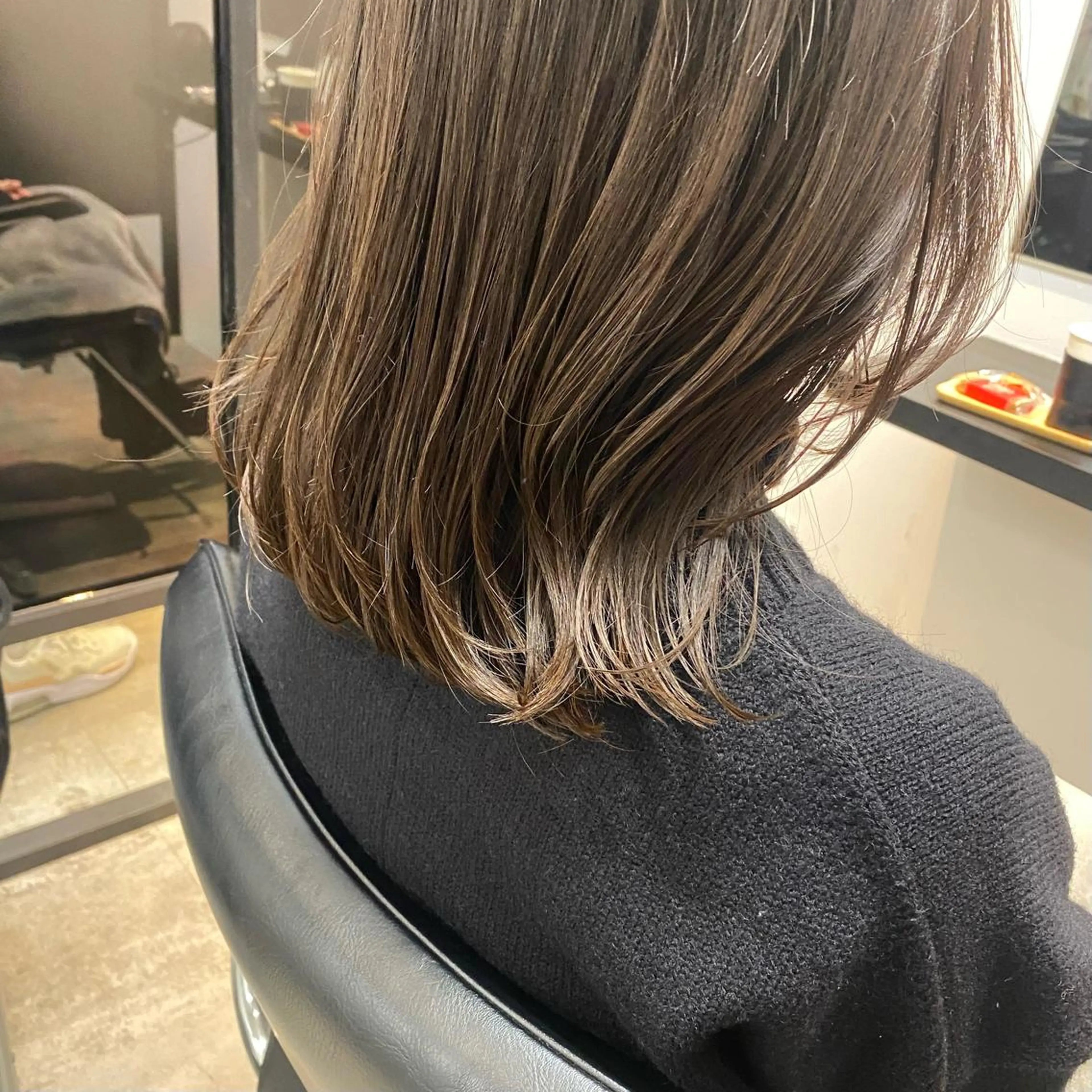 ミディアム カラー パーマ ヘアアレンジ 外ハネヘア ツヤ髪 /髪質改善 松岡将太郎のヘアスタイル